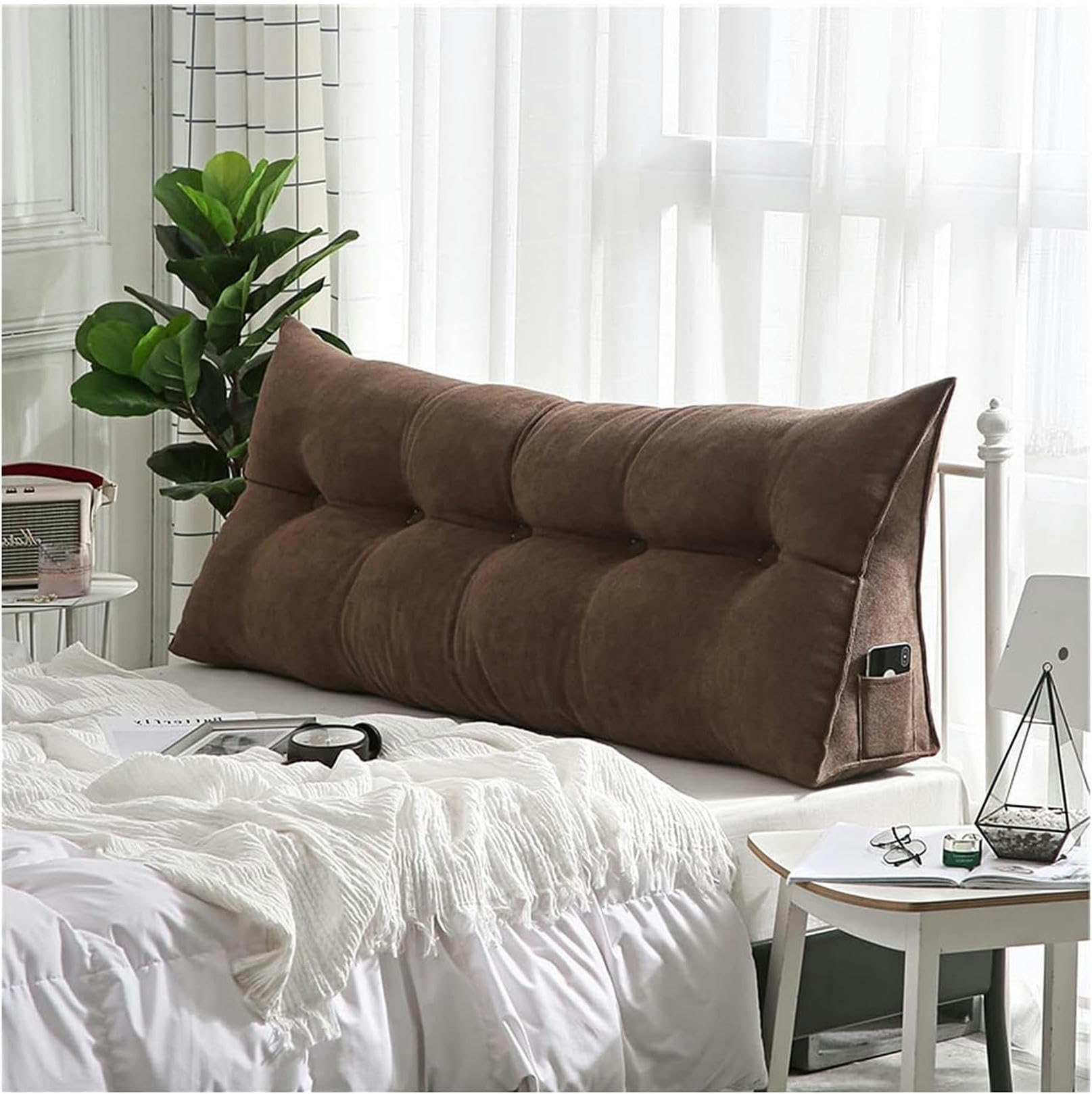 Tête de lit lecture et coussin de positionnement en coin pour un lit confortable