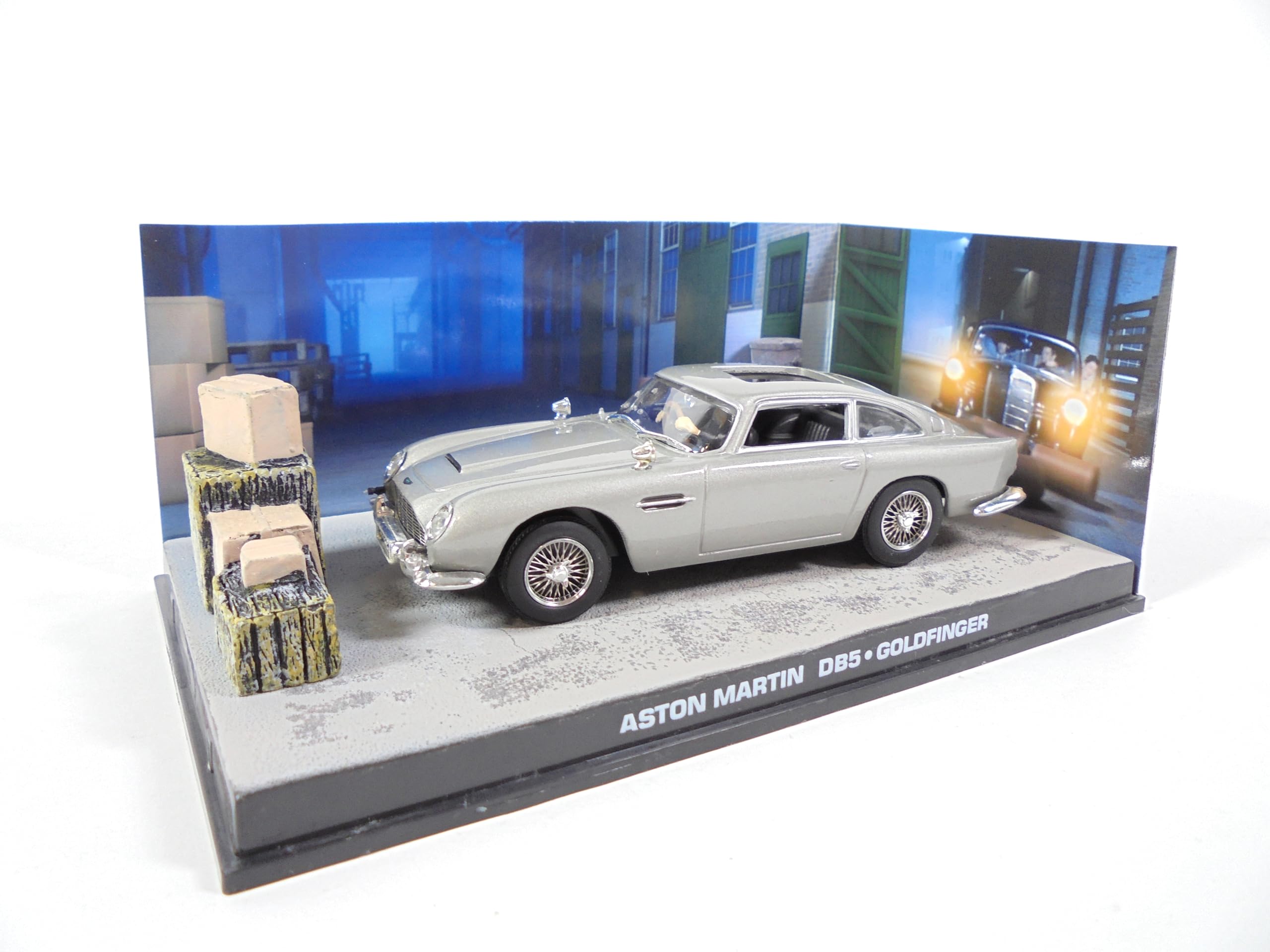 OPO 10 - 1/43 Scale Car Compatible with Aston Martin DB5 as seen in the movie Goldfinger - DY025, Multicolor
