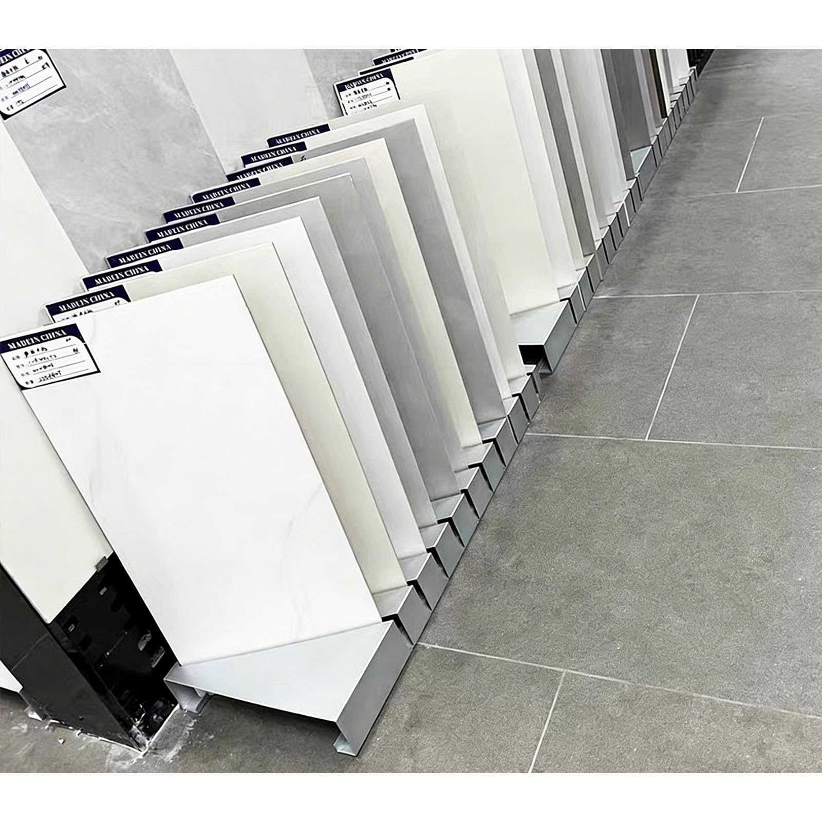 Expositor de hierro para azulejos con 13 ranuras, soporte inclinado para paneles de muestra de cerámica, mármol y piedra, para showroom y ferias(Silver,100x30x10cm)