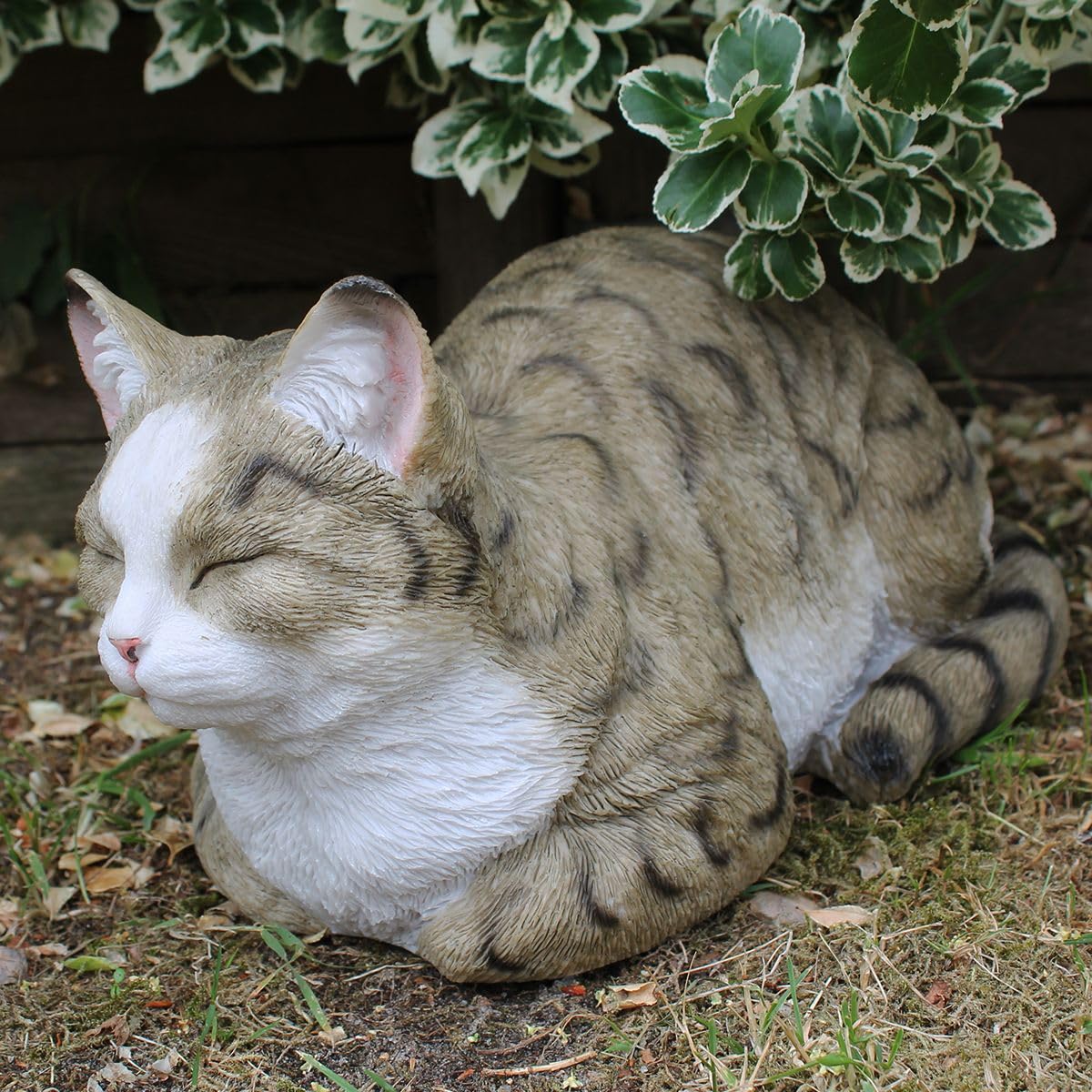 Colourliving Deko Katze Lebensecht Katzenfigur Gartenfigur Schlafend Dekofigur Grau Emma