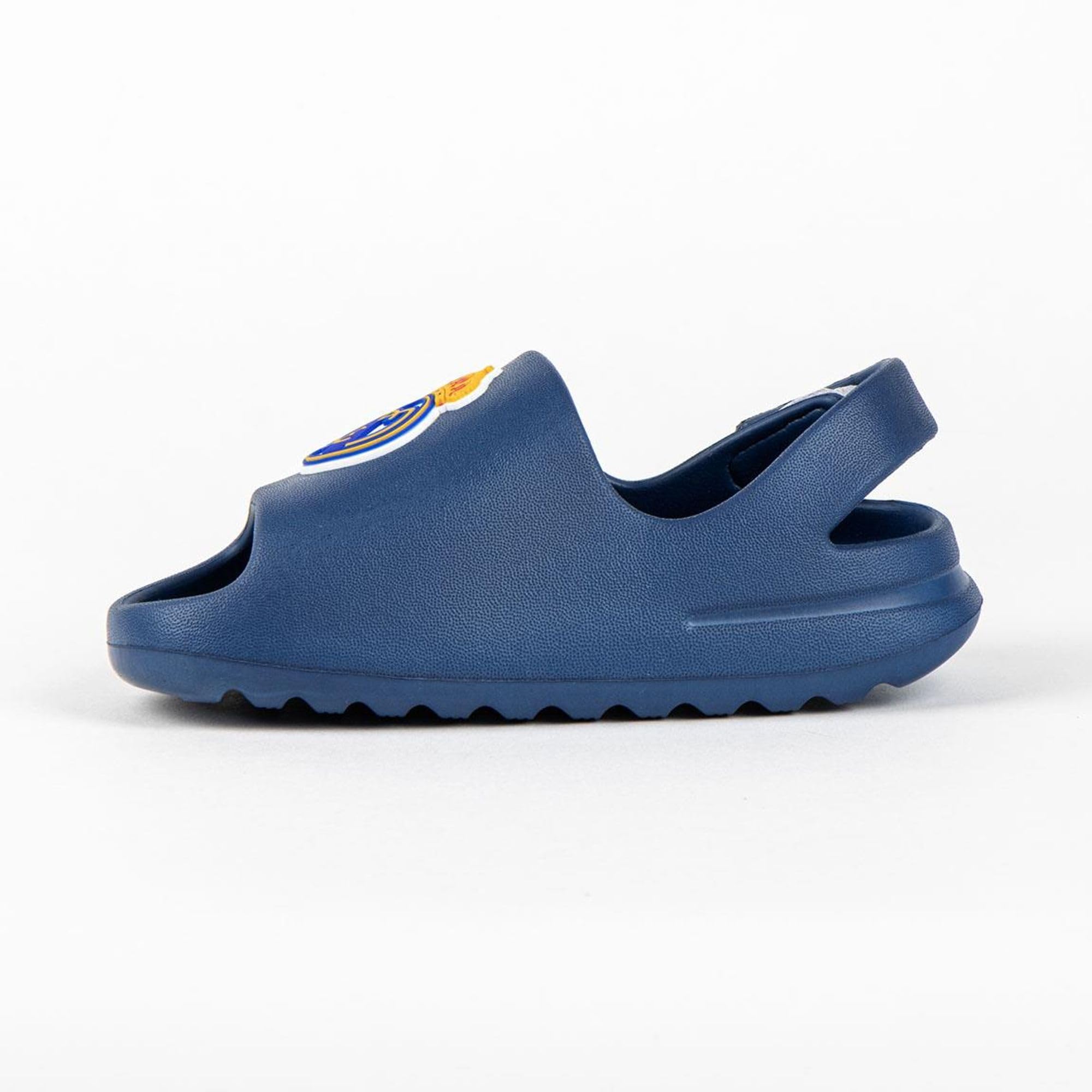 CERDÁ LIFE'S LITTLE MOMENTS Chanclas Playa EVA Real Madrid para Niños, Sandalias Infantiles Oficiales y Ligeras | Calzado Antideslizante para Verano, Piscina y Playa