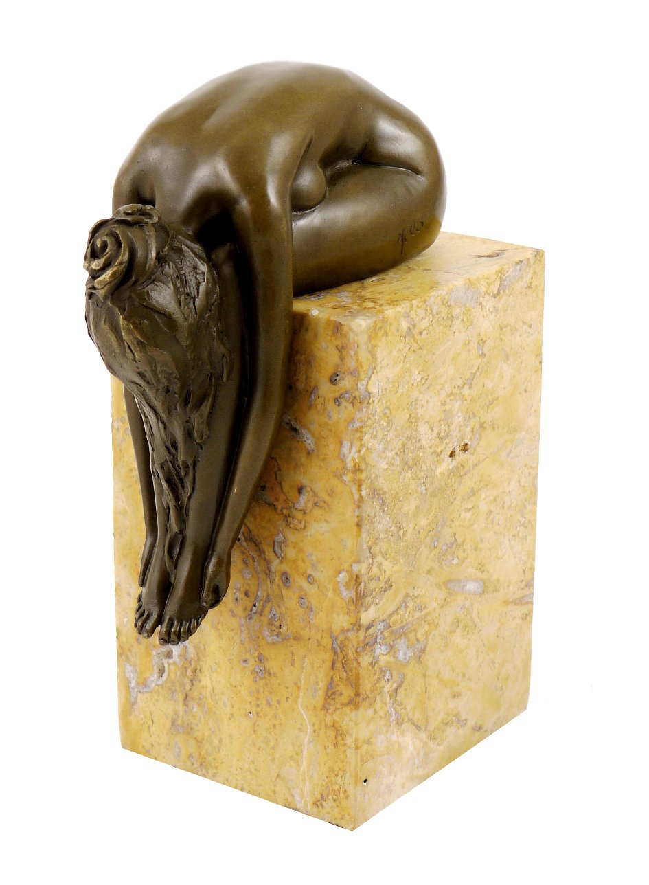 Bronze Plastik - Gebeugte Frau auf Marmorsockel - signiert Milo - Moderne Kunst Skulptur - Bronzefigur Akt - Dekoration - Mädchen - Braun
