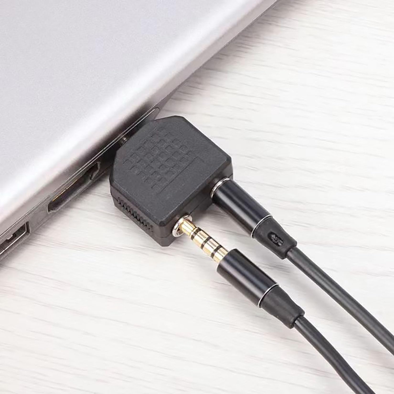 Sdoppiatore Audio Jack Tancredi Da Spina 3,5mm Stereo A 2 Prese Jack 3,5mm Stereo, Colore Nero, Codice 4124