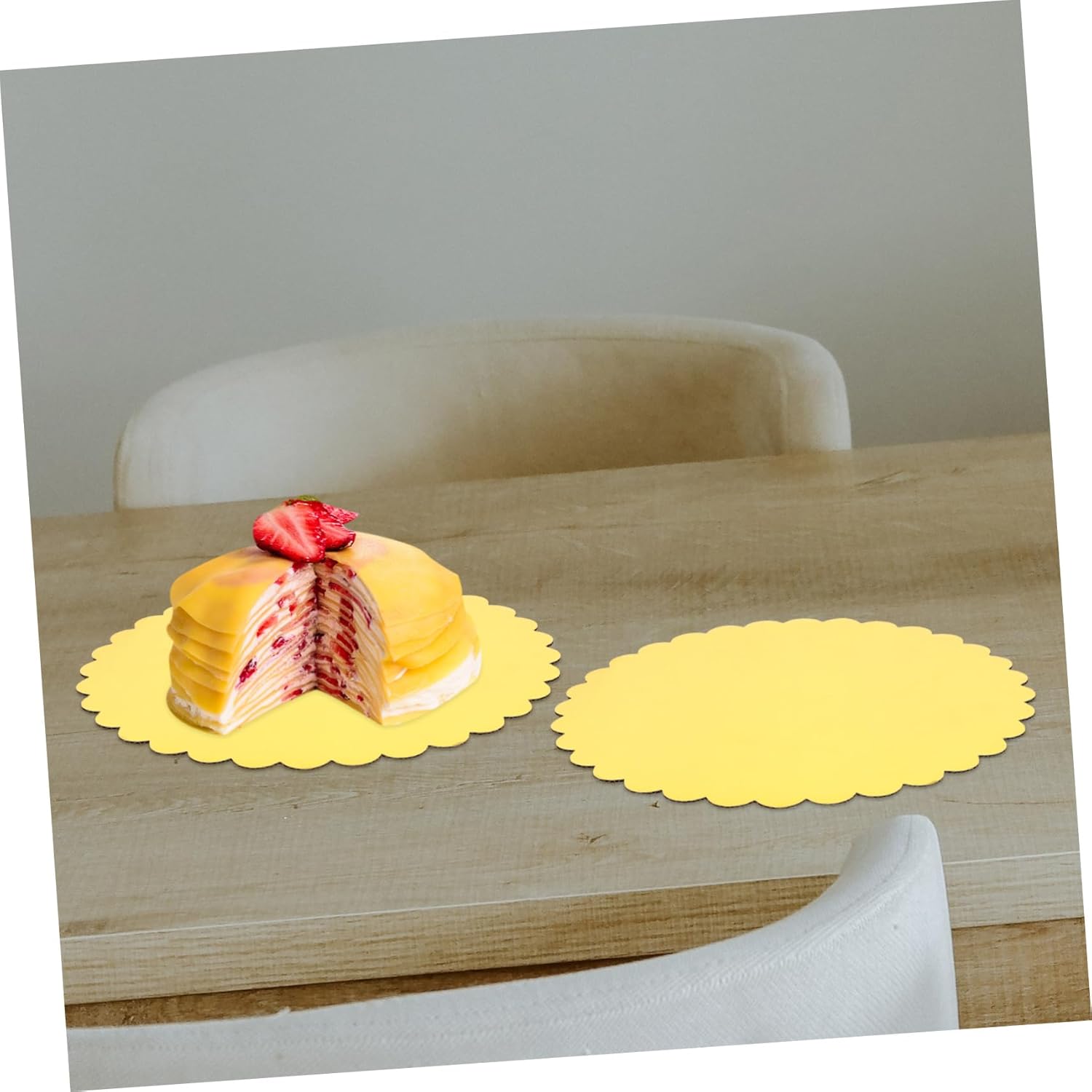 30pcs Round Cake Boards and Circle Cake Decorating Paper Bases for and Presentation Sturdy Cardboard Supports for Occasions