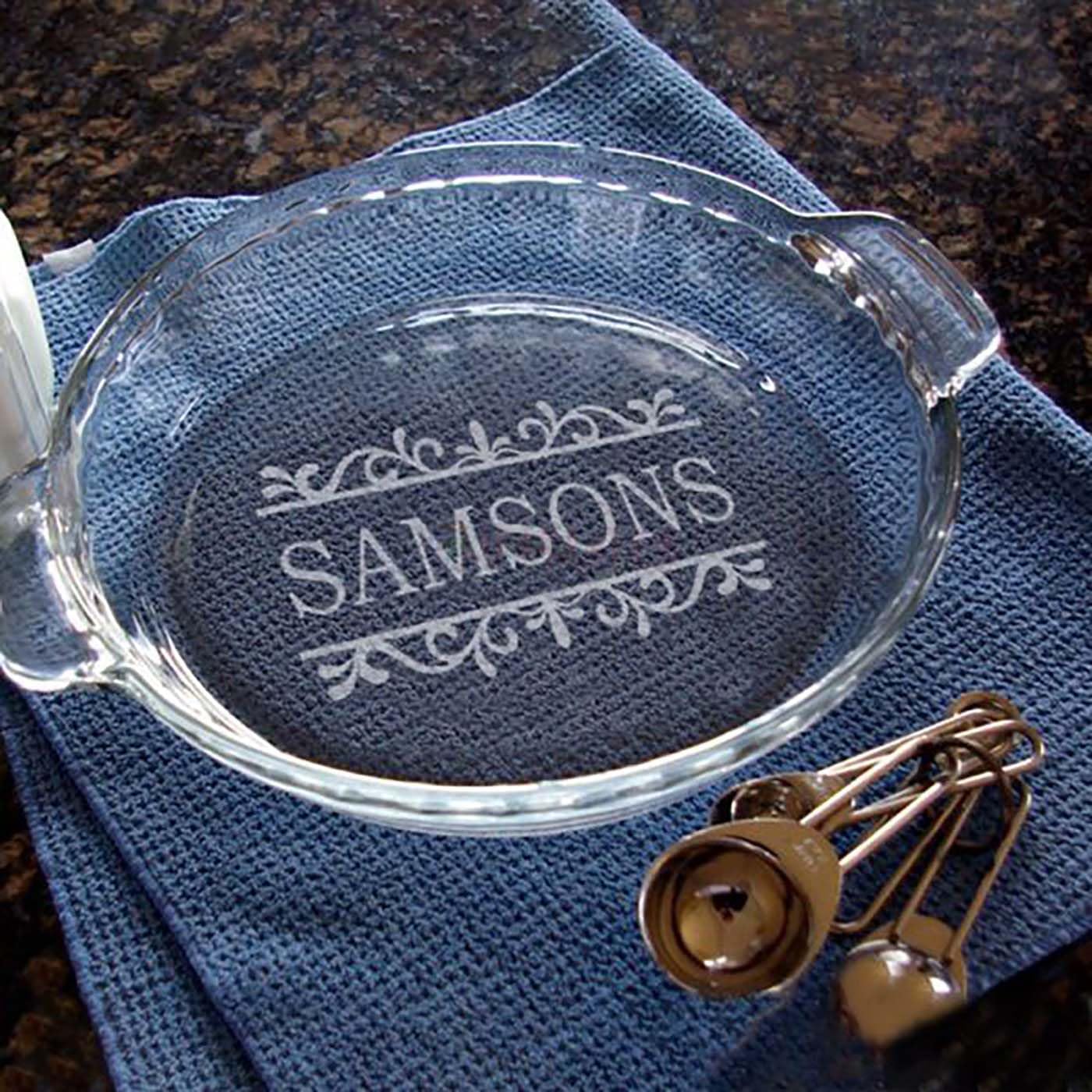 Personalized Pie Plate, Custom Name Grandma's Kitchen Engraved Plate Engraved Glass Pie Baking Dish Wedding Gift Housewarming Gift for Her