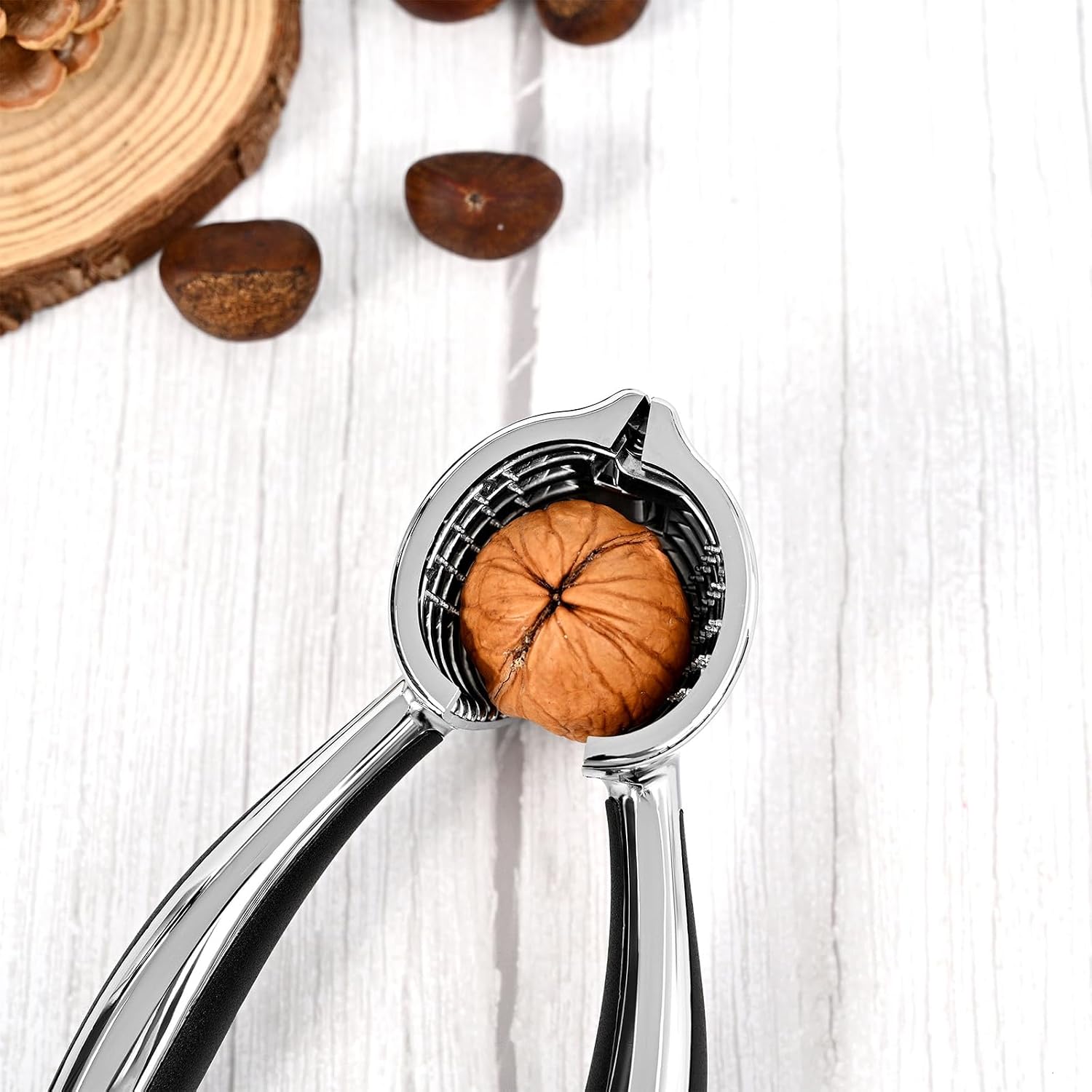 1 PCS Nut Crackers Zinc Alloy Heavy Duty Walnut Cracker with Non-Slip Handle Nut Crackers Tools Funnel Walnut Pliers Nutcracker Pecan Walnut Plier Clip Tool