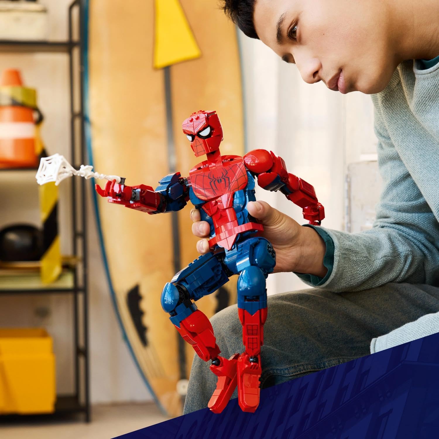 LEGO | Marvel Figura de Héroe: Spider-Man - Juguete de Superhéroe con Figura de Acción y Minifigura Coleccionable - Decoración de la Habitación Juvenil - Regalo para Niños de 12+ Años - 76346