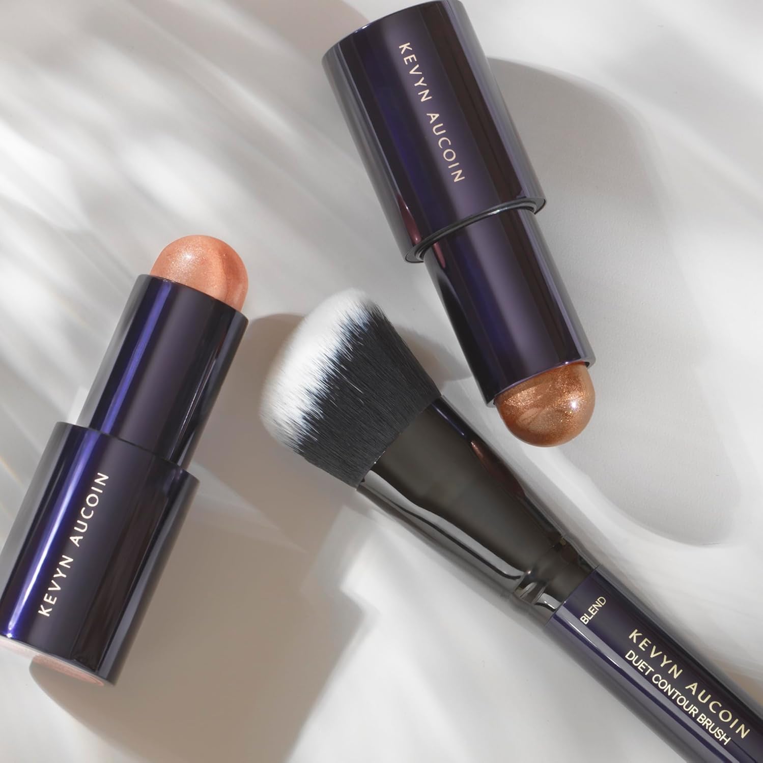 Kevyn Aucoin The Lighting Stick: Makeup complexion enhancer. Reflects light, brightens angles. Made in Italy.