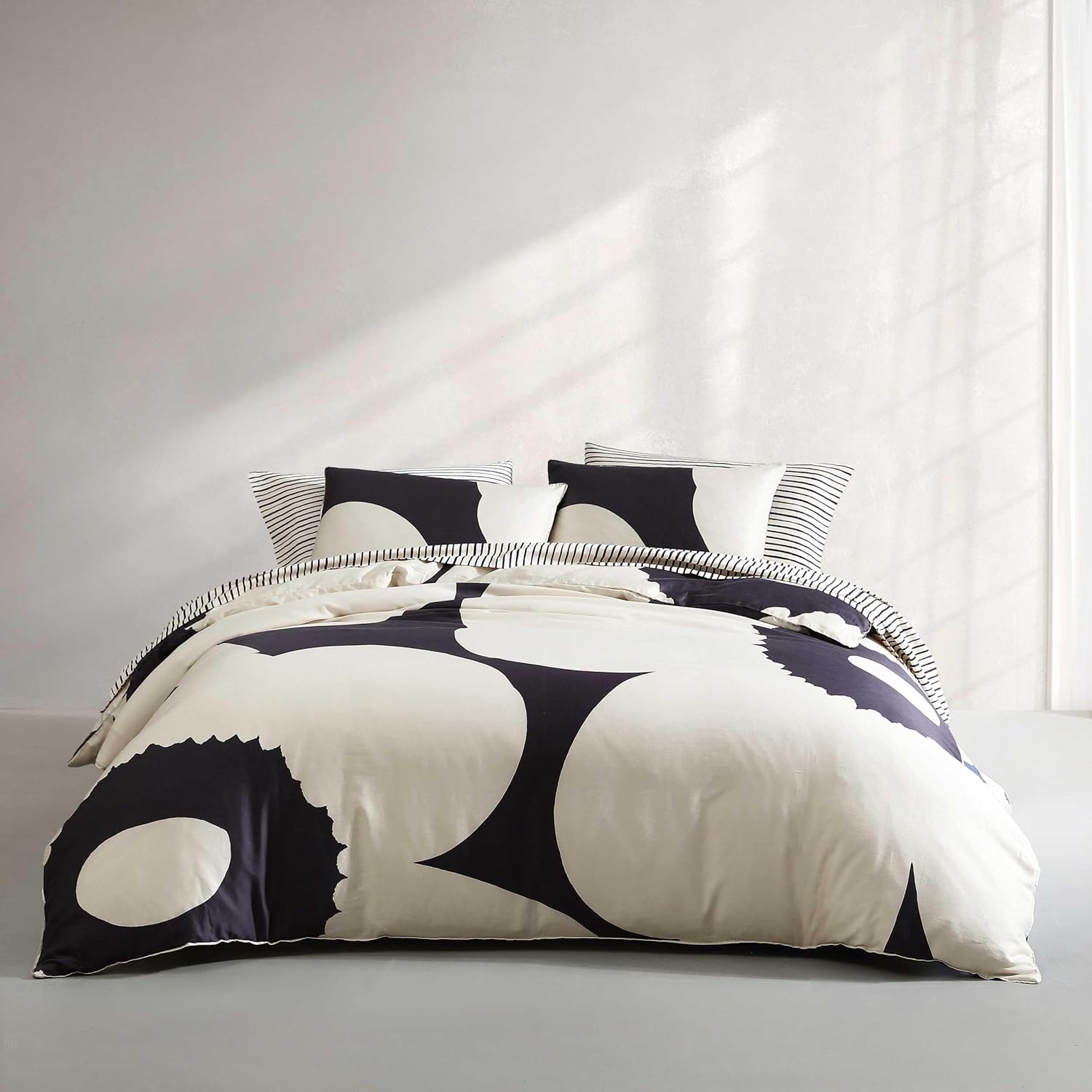 Marimekko - Full/Queen Duvet Cover Set, Super Soft Bedding with Matching Shams, Floral Bedding Essentials, Oeko-Tex Certified (Iso Unikko Charcoal, Full/Queen)
