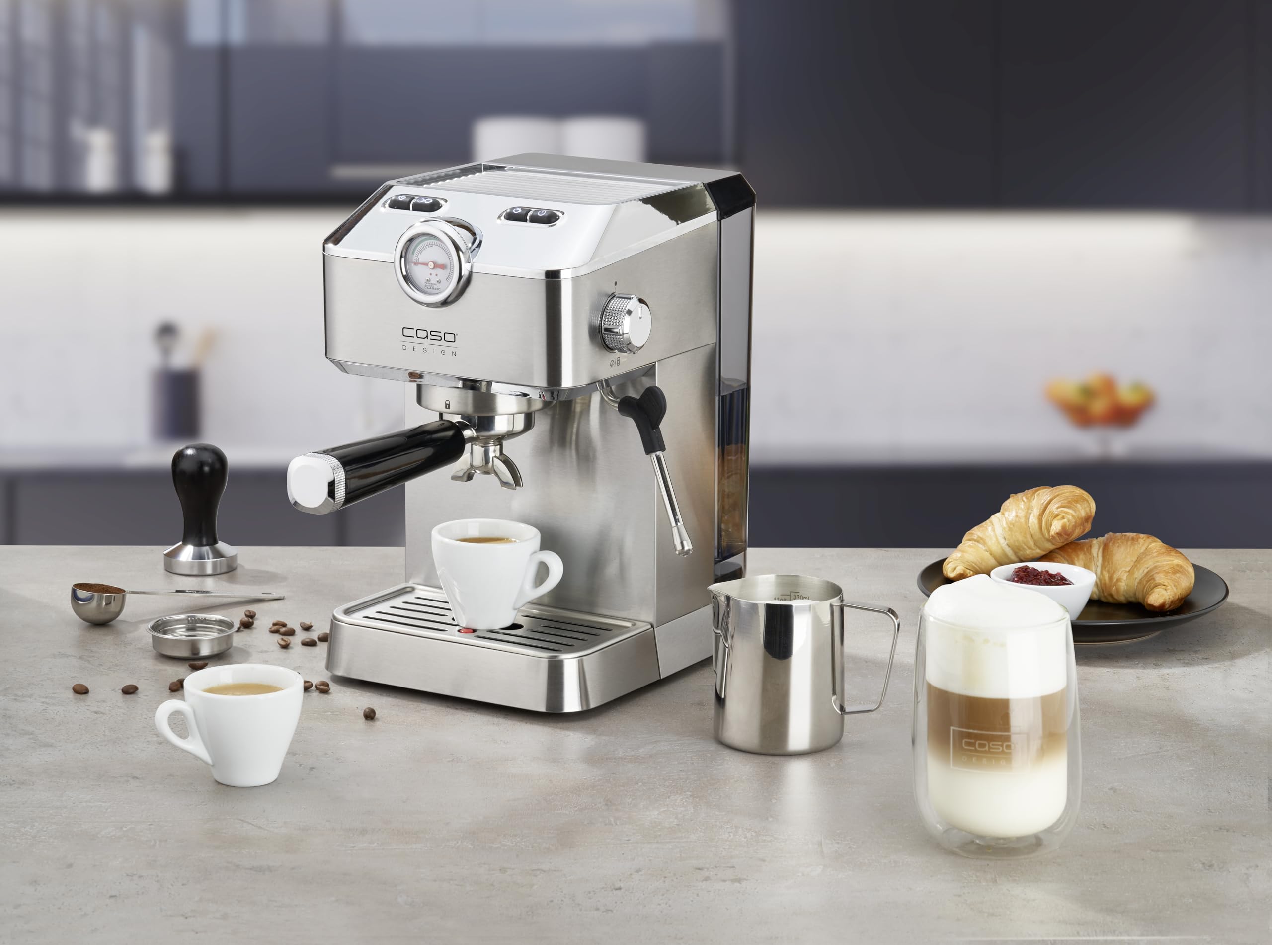 Caso Espresso Gourmet - Macchina portafiltro in acciaio inox, potente pompa Ulka da 19 bar, con montalatte, per caffè o cialde di caffè ESE, per 2 tazze, con piastra riscaldante