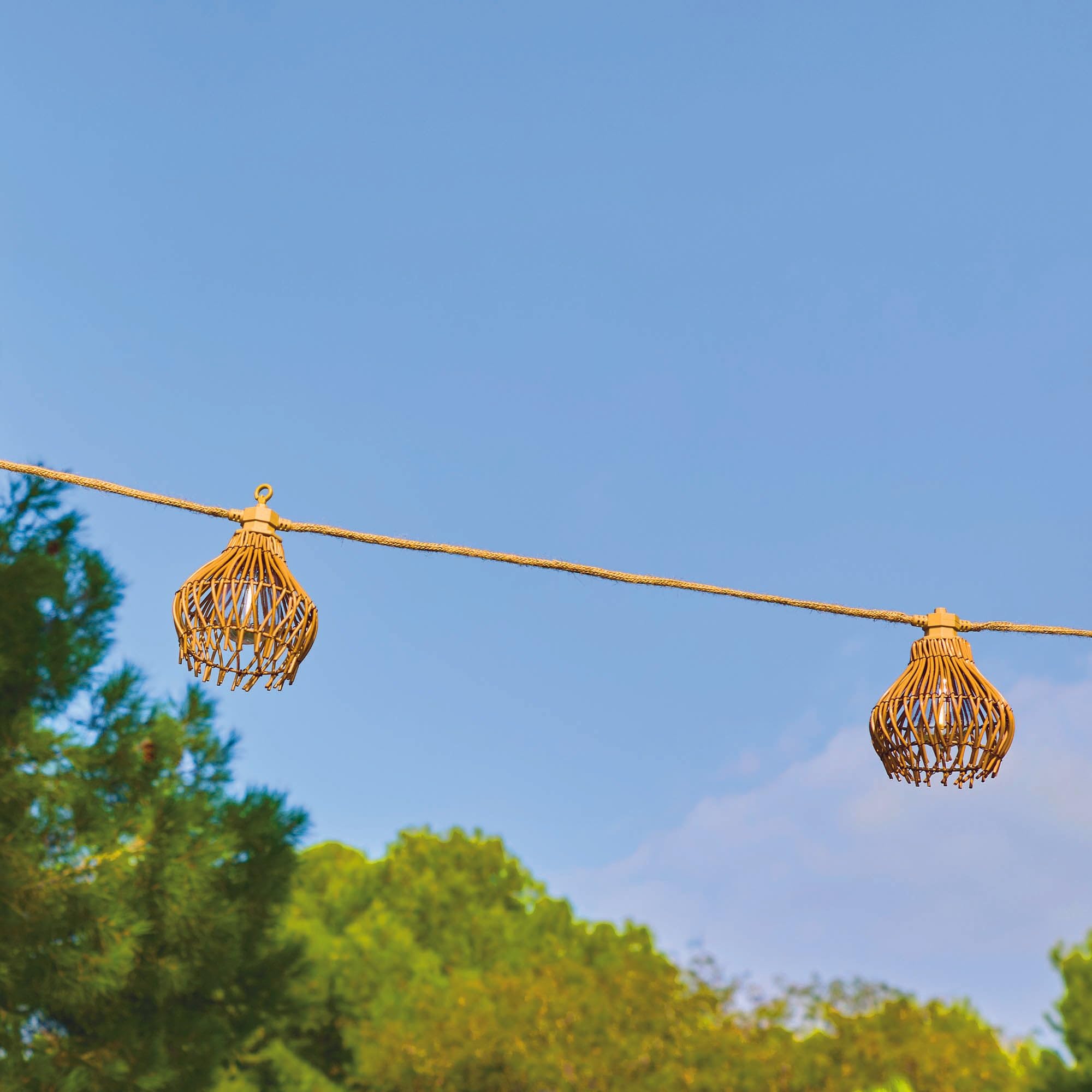 Ghirlanda luminosa esterna collegabile 10 paralumi naturali in rattan ROTILIA LIGHT HYBRID bianco caldo 8 m solare e su settore