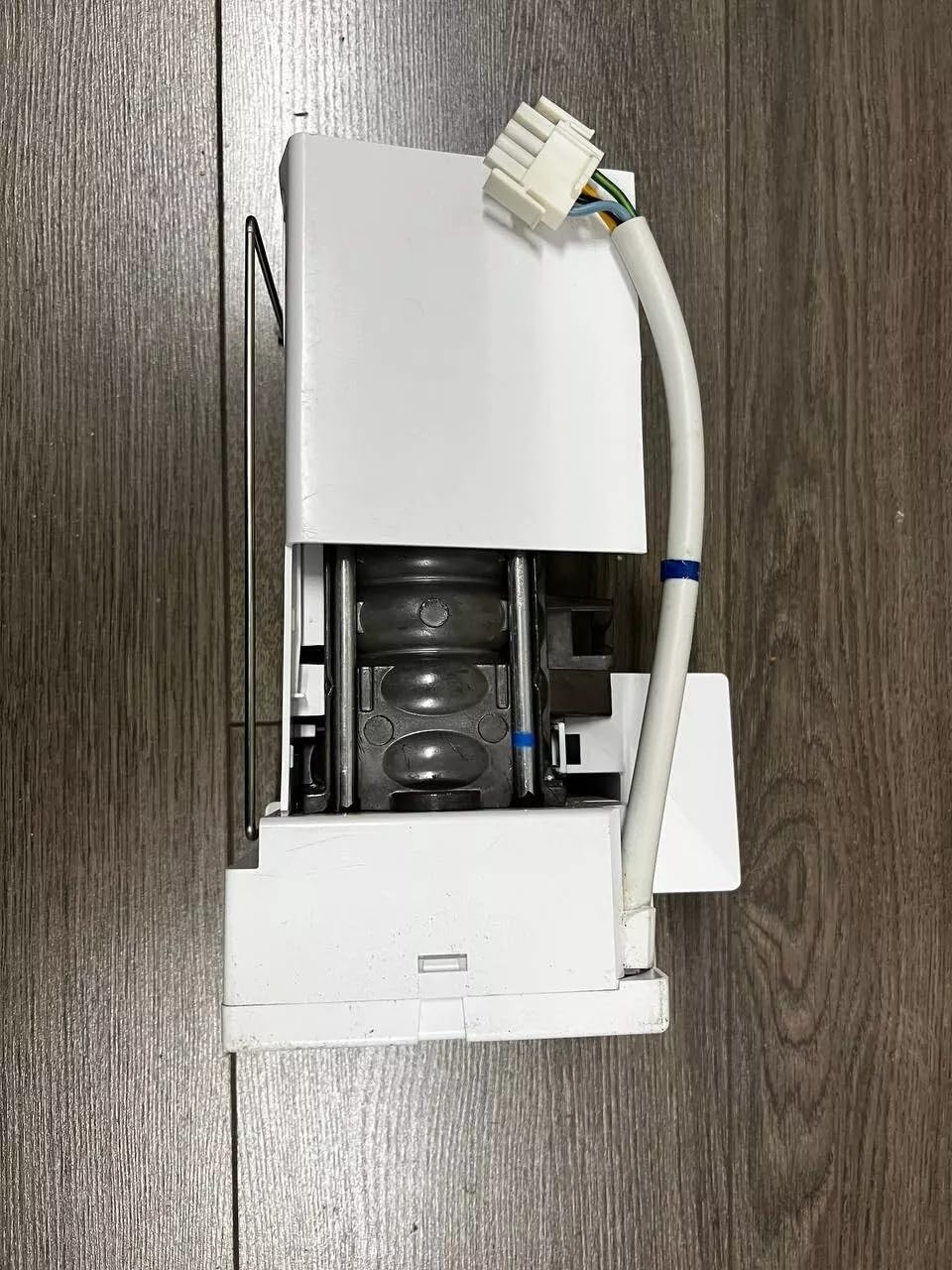 675261 00675261 Refrigerator Icemaker Compatible for Bosch Replaces 00675261, AP4483635, 1562110, AH3482461 Ice Maker