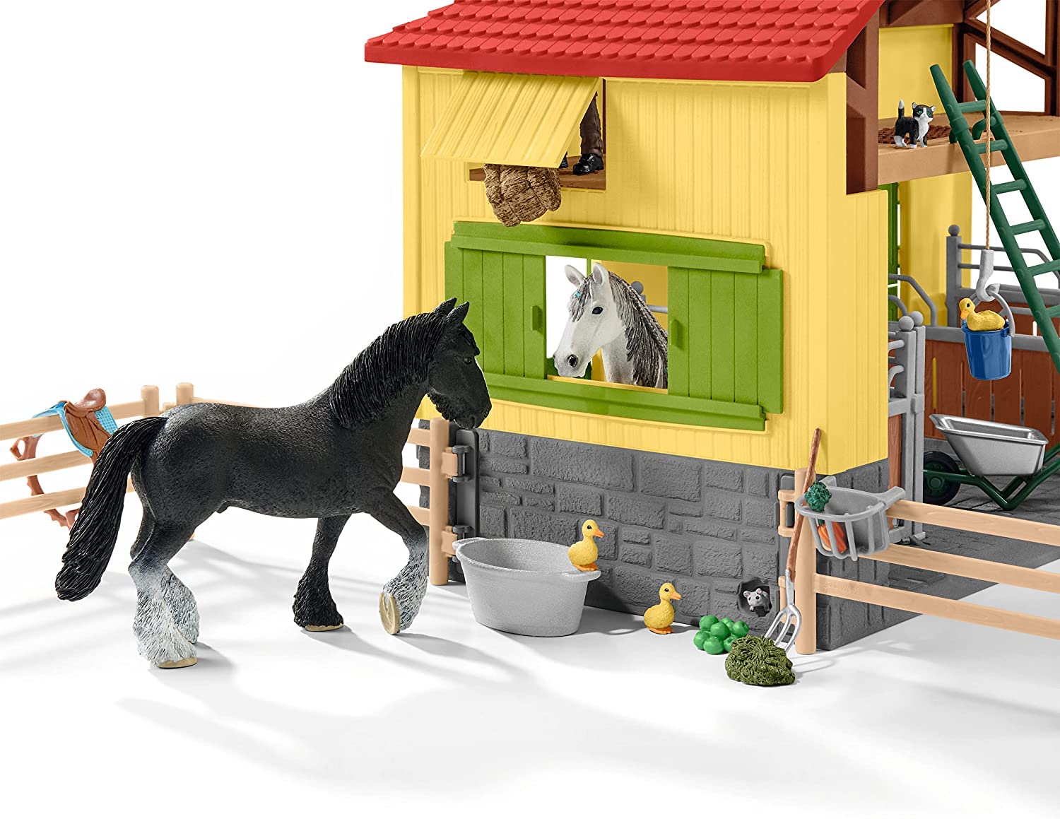 Schleich 42485 Pferdestall, für Kinder ab 3+ Jahren, Farm World - Spielset