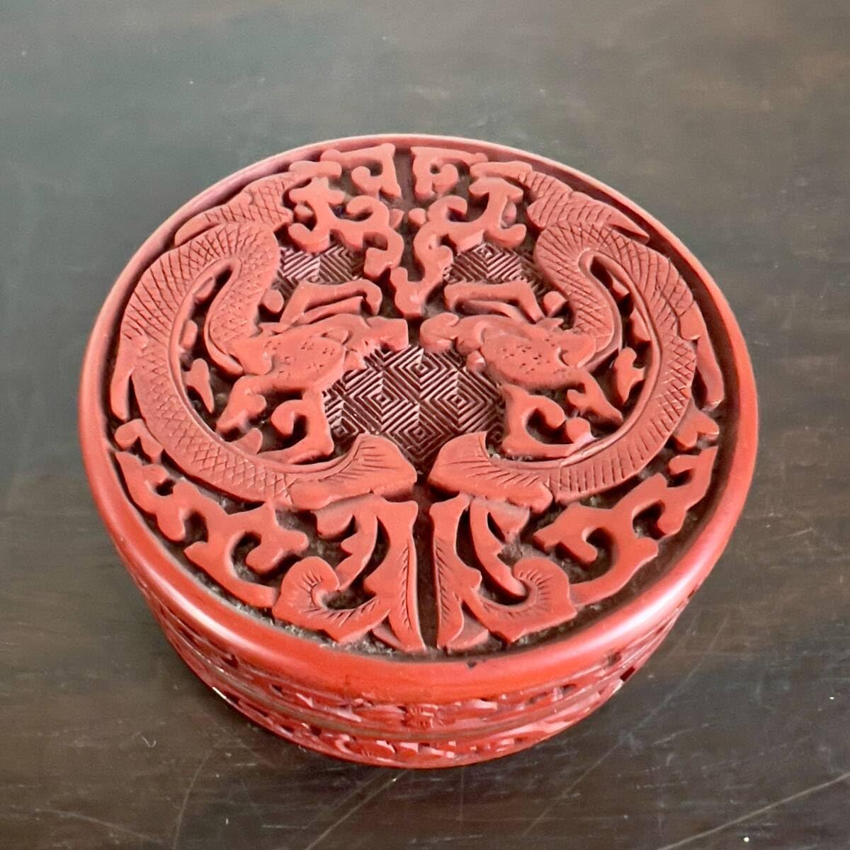 Amazon.co.jp: 中国美術堆朱双龍香合朱肉入れ内七宝漆芸細密彫刻唐物漆