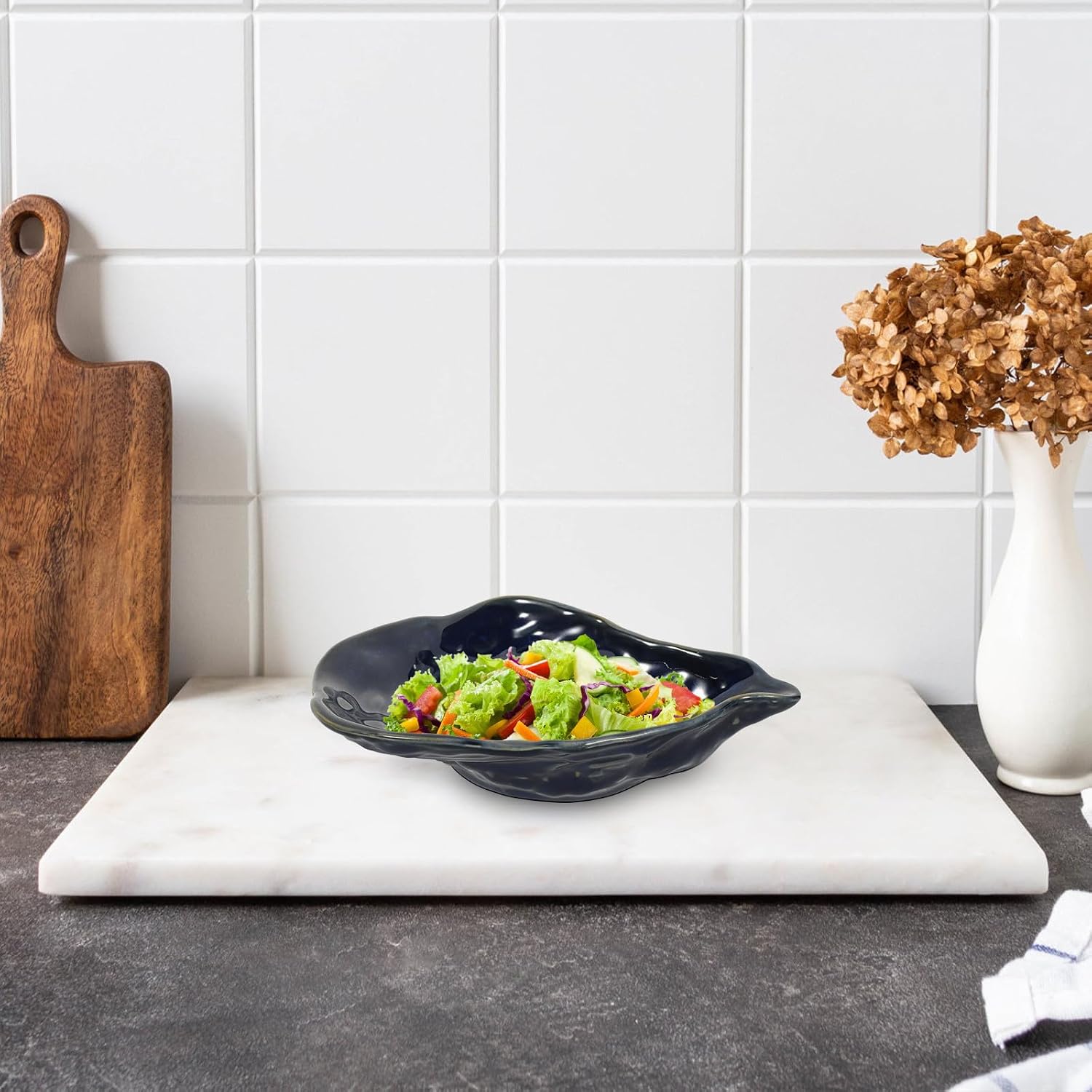 Shell Shaped Ceramic Food Plate Black Novelty Serving Tray for Homes Bars | Easy to Clean, Easy to Store, Practical Tableware for Fruit Salad Dessert