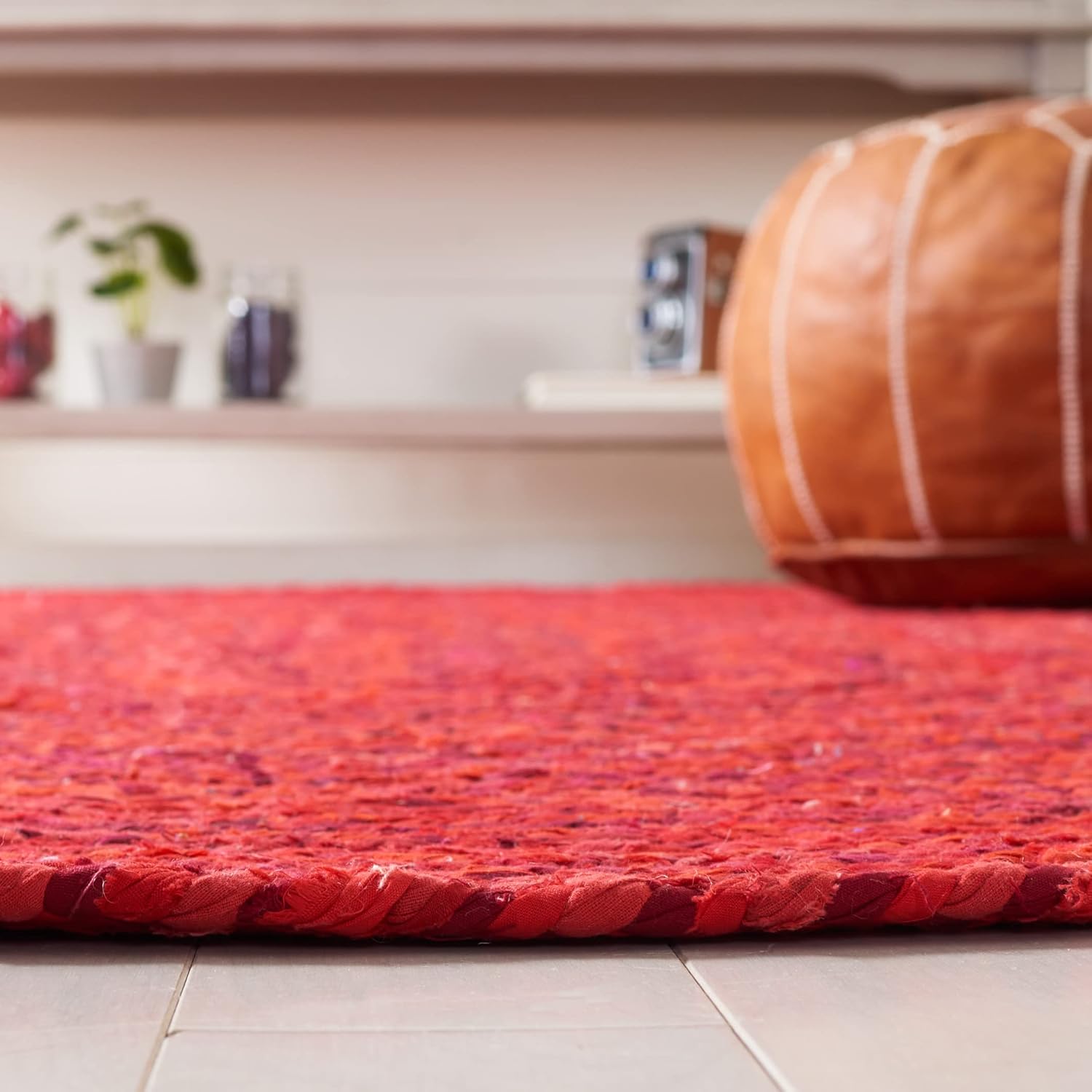 SAFAVIEH Braided Collection 3' Round Red BRD452Q Handmade Country Cottage Reversible Cotton Area Rug