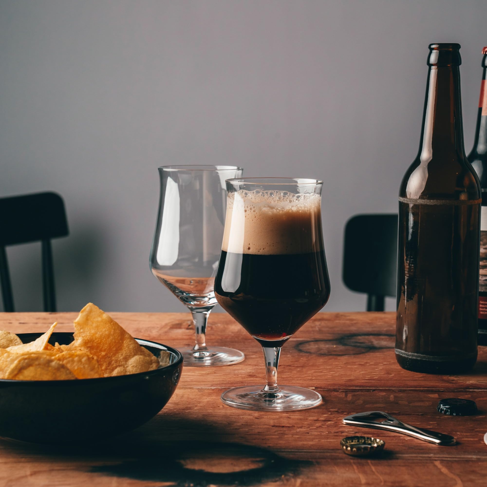 SCHOTT ZWIESEL Verres universel Beer Basic 0,3l (set de 4), verre à bière classique pour Craft Beer, verres en cristal Tritan résistant au lave-vaisselle, fabriqué en Allemagne (art. n° 130013)