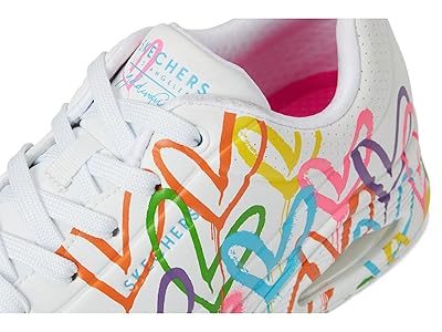 新品スケッチャーズ 25厚底スニーカーカラフルネオンハート希少コラボデザイン SKECHERS（スケッチャーズ）のコラボスニーカー第2弾は国際的