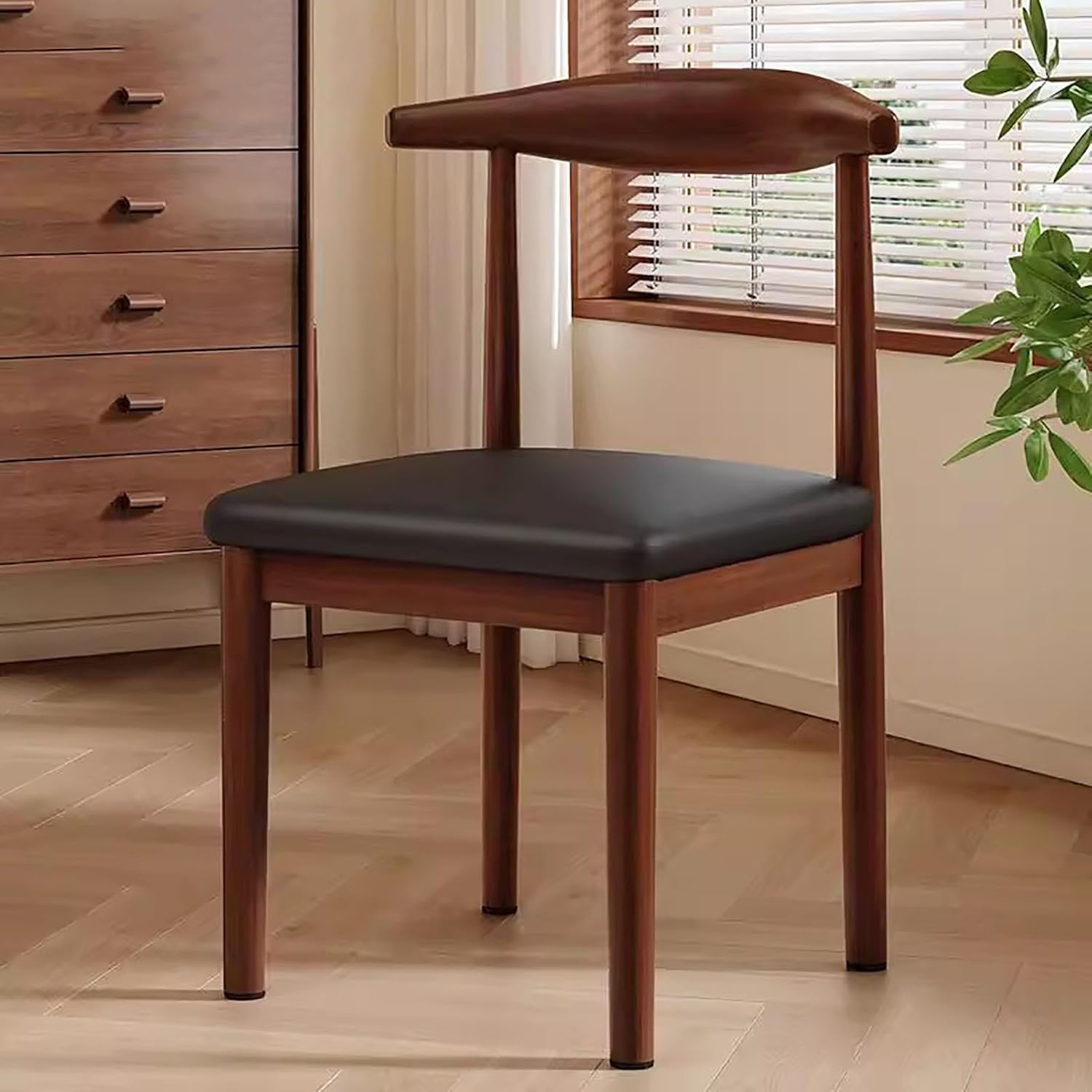 BK&MF 現代的なダイニング椅子 4のセット、鋼鉄フレームの装飾された革、