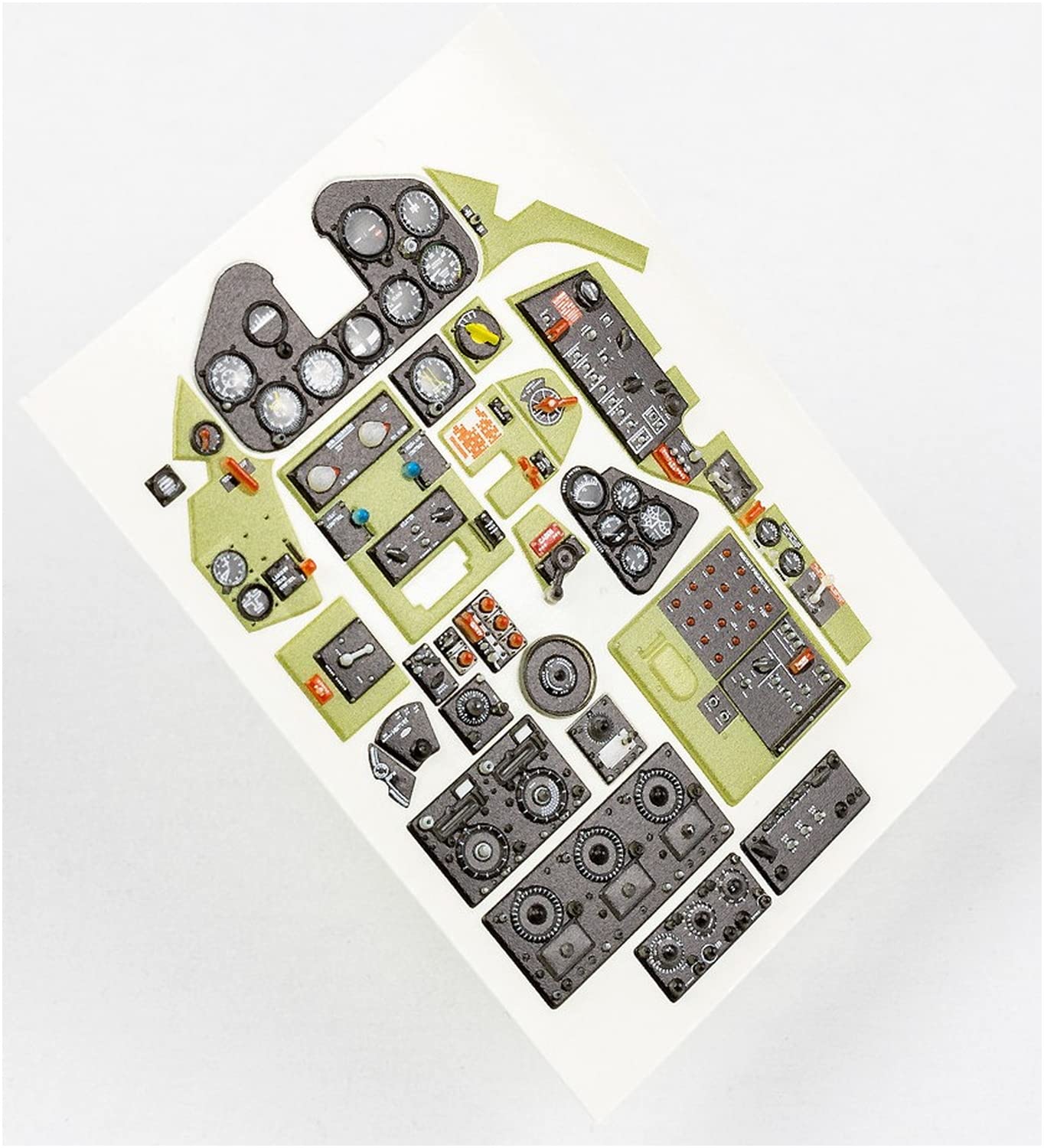 Amazon.com: Red Fox Studio RFSQS-24002 1/24 Grumman F6F-5 Hellcat