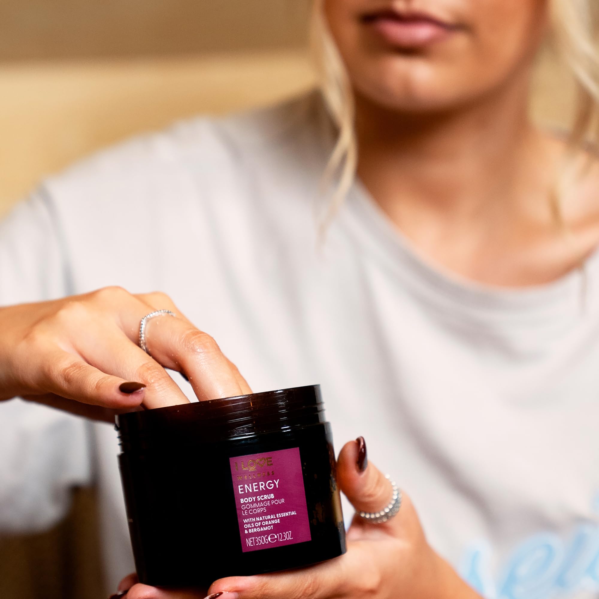 Bath and Body Works Lavender Spring Apricot Foaming Sugar Scrub 8 Ounce Full Size