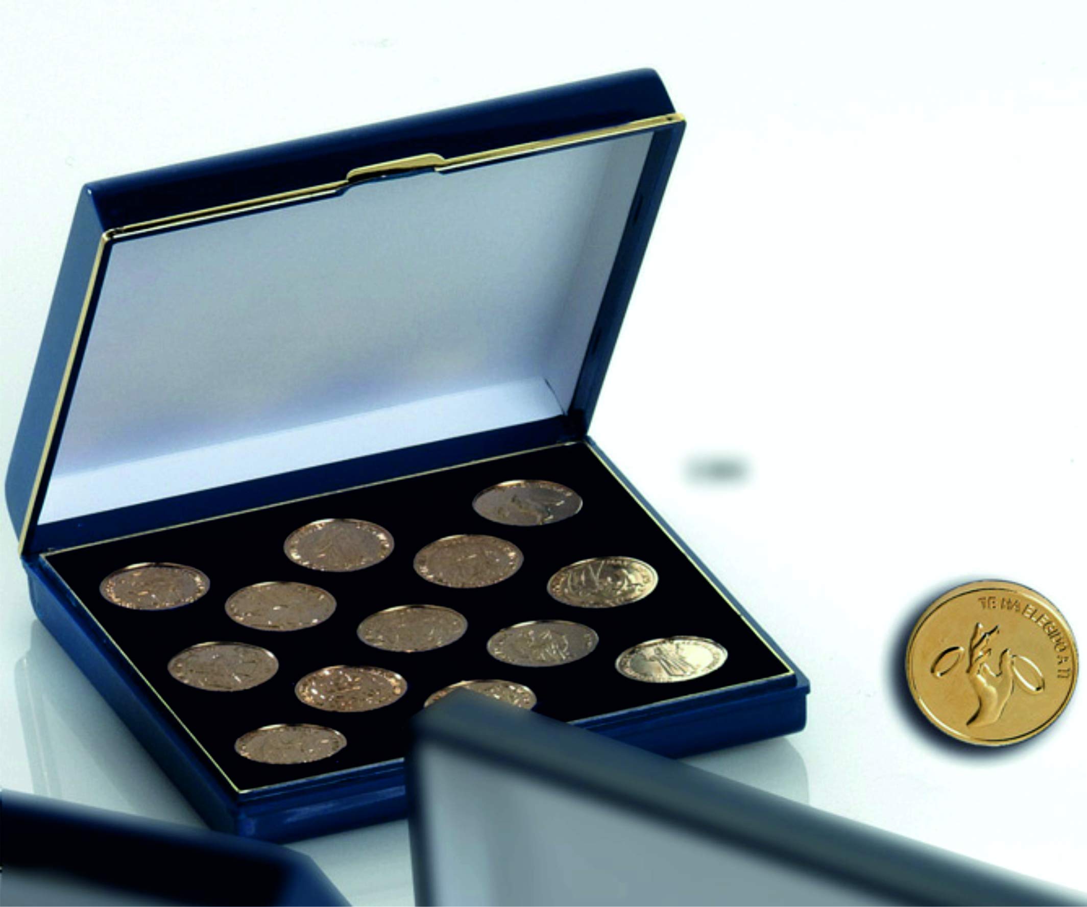 Arras doradas 22mm en elegante estuche GRABADO para boda