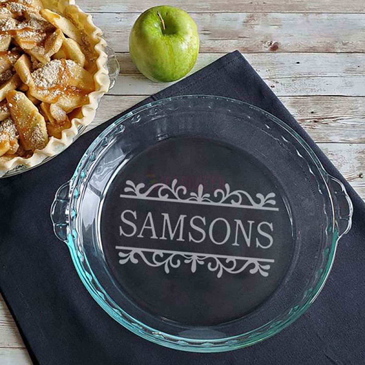 Personalized Pie Plate, Custom Name Grandma's Kitchen Engraved Plate Engraved Glass Pie Baking Dish Wedding Gift Housewarming Gift for Her