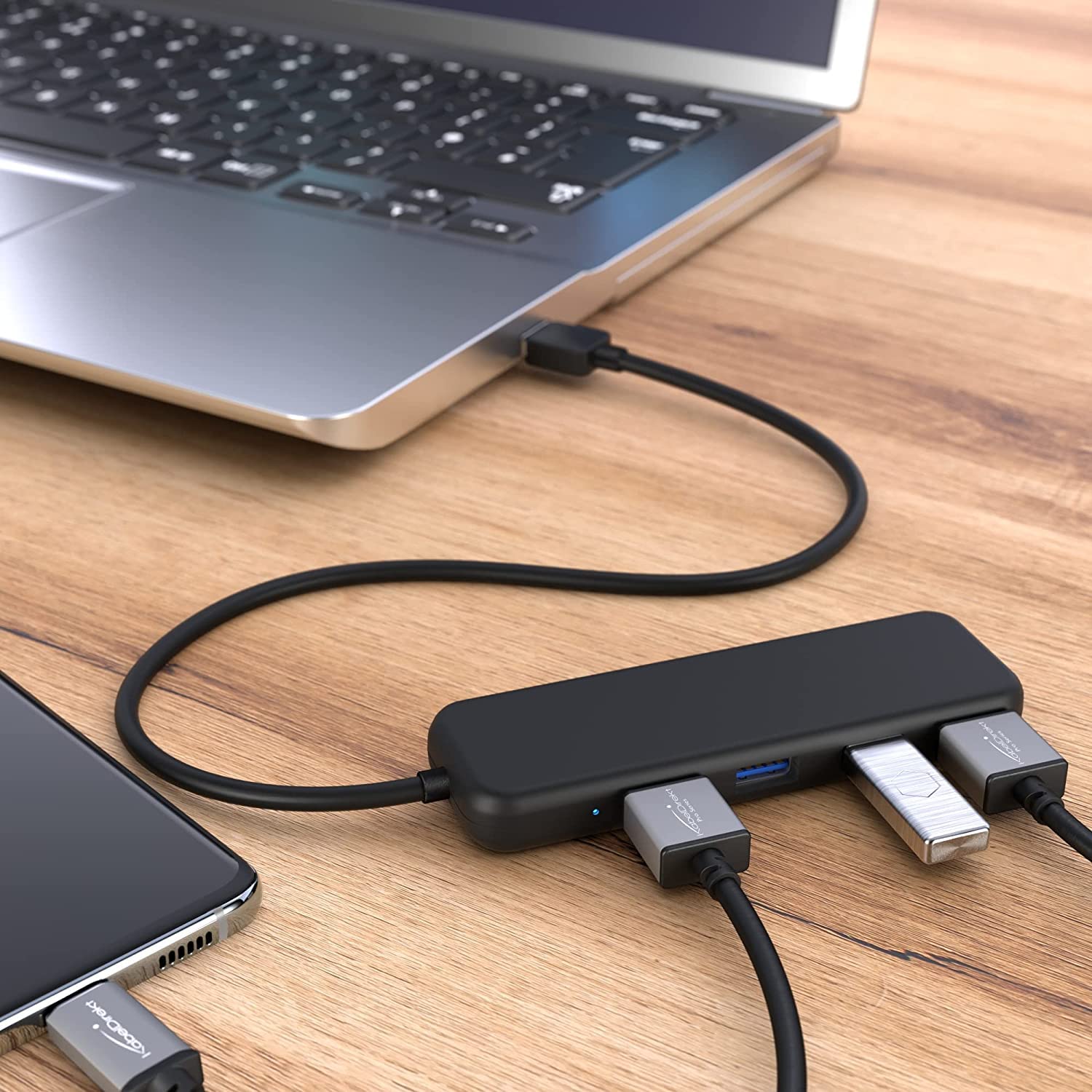 KabelDirekt Hub a 4 porte USB-3.0 (design slim, Plug & Play su PC/portatile/Mac, 4 porte USB-A/1 connettore USB-A, per connessioni USB, Speed/5 Gbit/s, nero) (Confezione da 5)