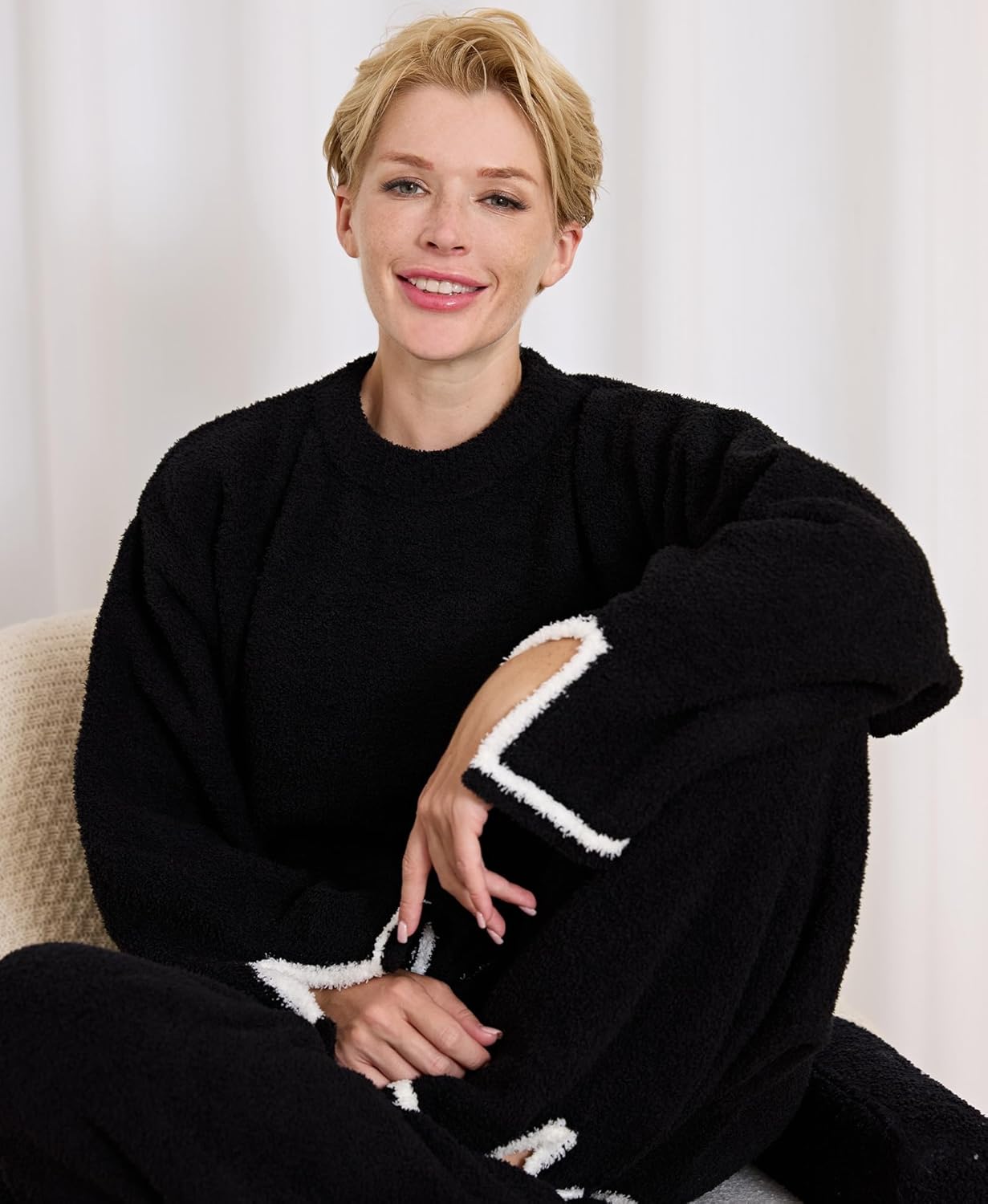 Women’s Fleece 2 Piece Pajamas Fuzzy Long Sleeve Crewneck Wide Leg Winter Sherpa Lounge Sets For Women - Image 6