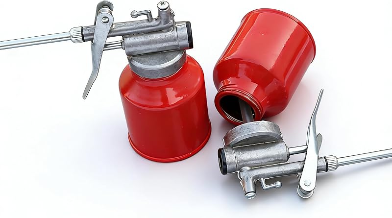 250ml red Hand Feed Oil can, Pump Oiler can with a Straight spouts, Metal high Pressure Feed Oil Spray Gun Bottle