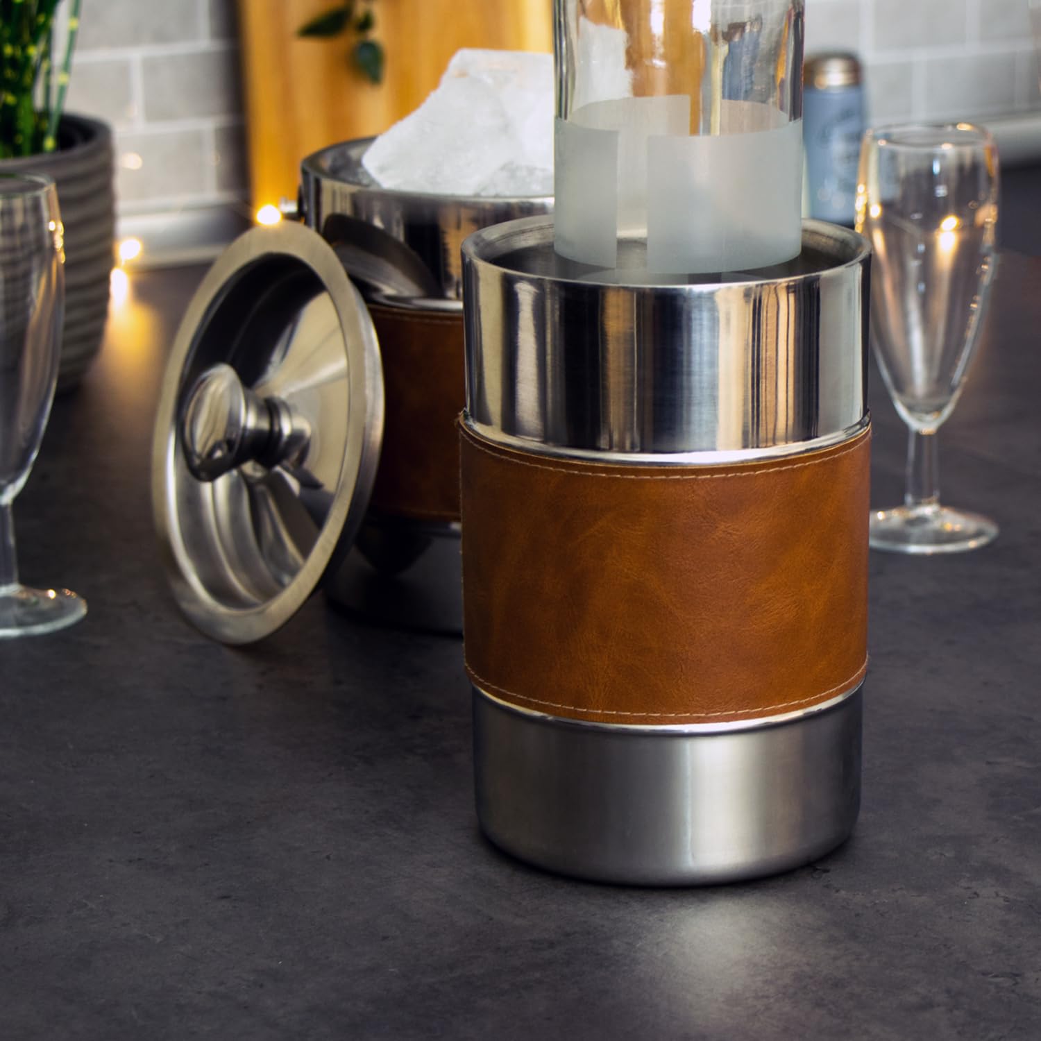 COM-FOUR® Enfriador de champán 6x de acero inoxidable con correa de piel sintética - Enfriador de botellas para vino espumoso y vino - Cubitera de doble pared (6 piezas - plata/marrón)