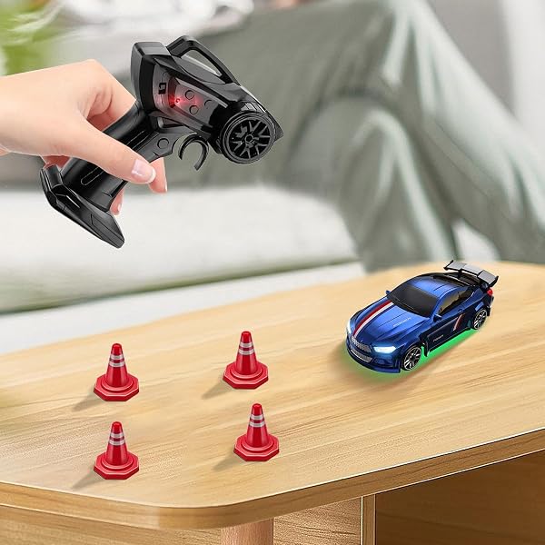 Mini Rc Drift Car 1/64, Voiture De Course Télécommandée Avec Lumières LED, Realist Drift Car Avec Contrôleur Ergonomique, 4WD 2.4 GHz Pour Enfant Adultes, Chargement De Type C, Jouets Et Cadeaux - 3