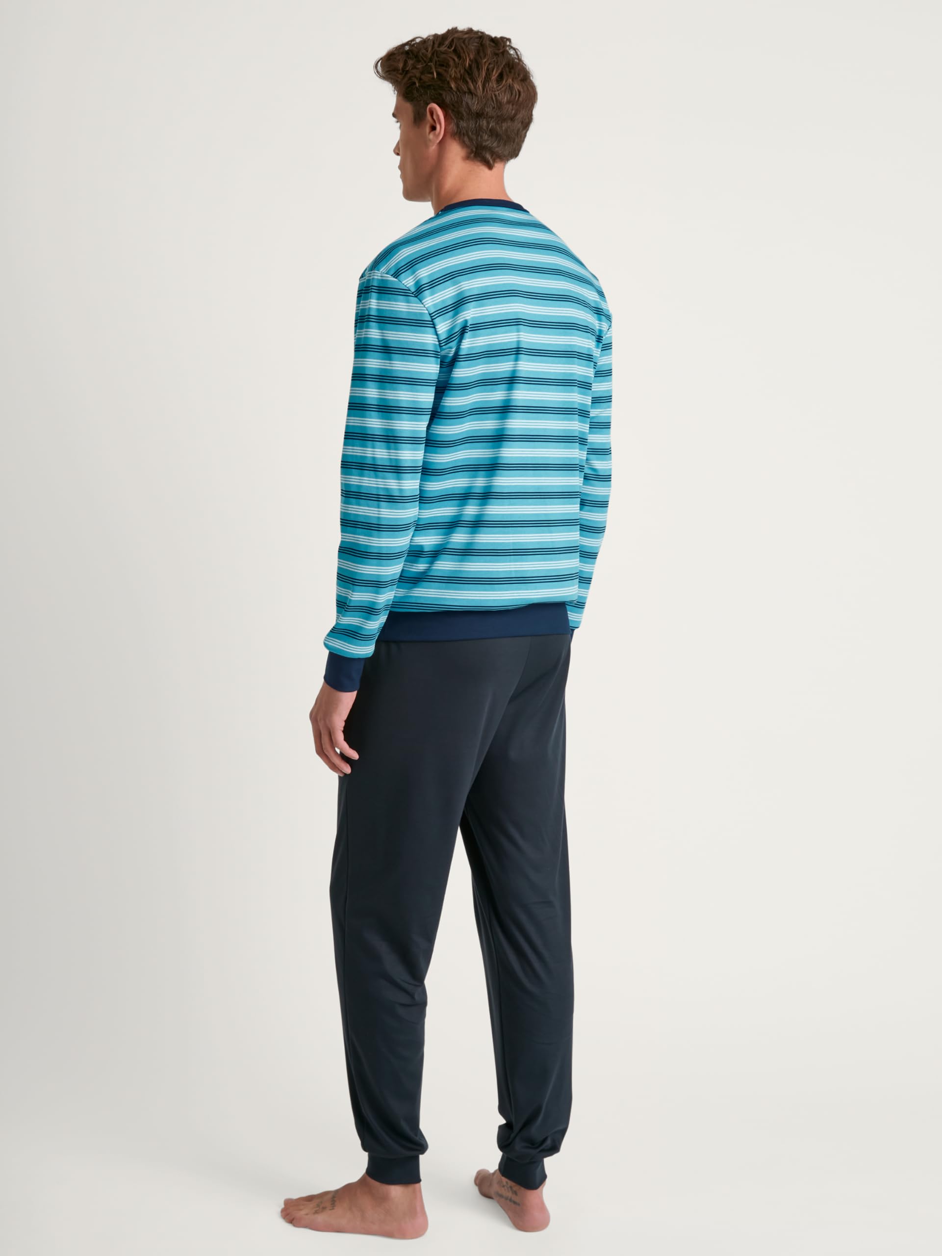 CALIDA Relax Enjoy Bündchen-Pyjama Herren, extraglatte Fein-Interlock-Baumwolle Bright Blue 52-54