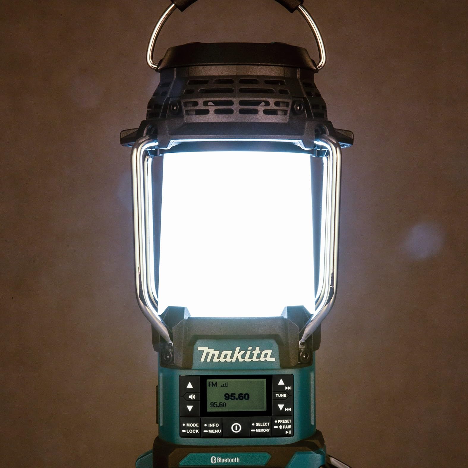 Makita MR009GZ 40V Max XGT Radio Lanterna