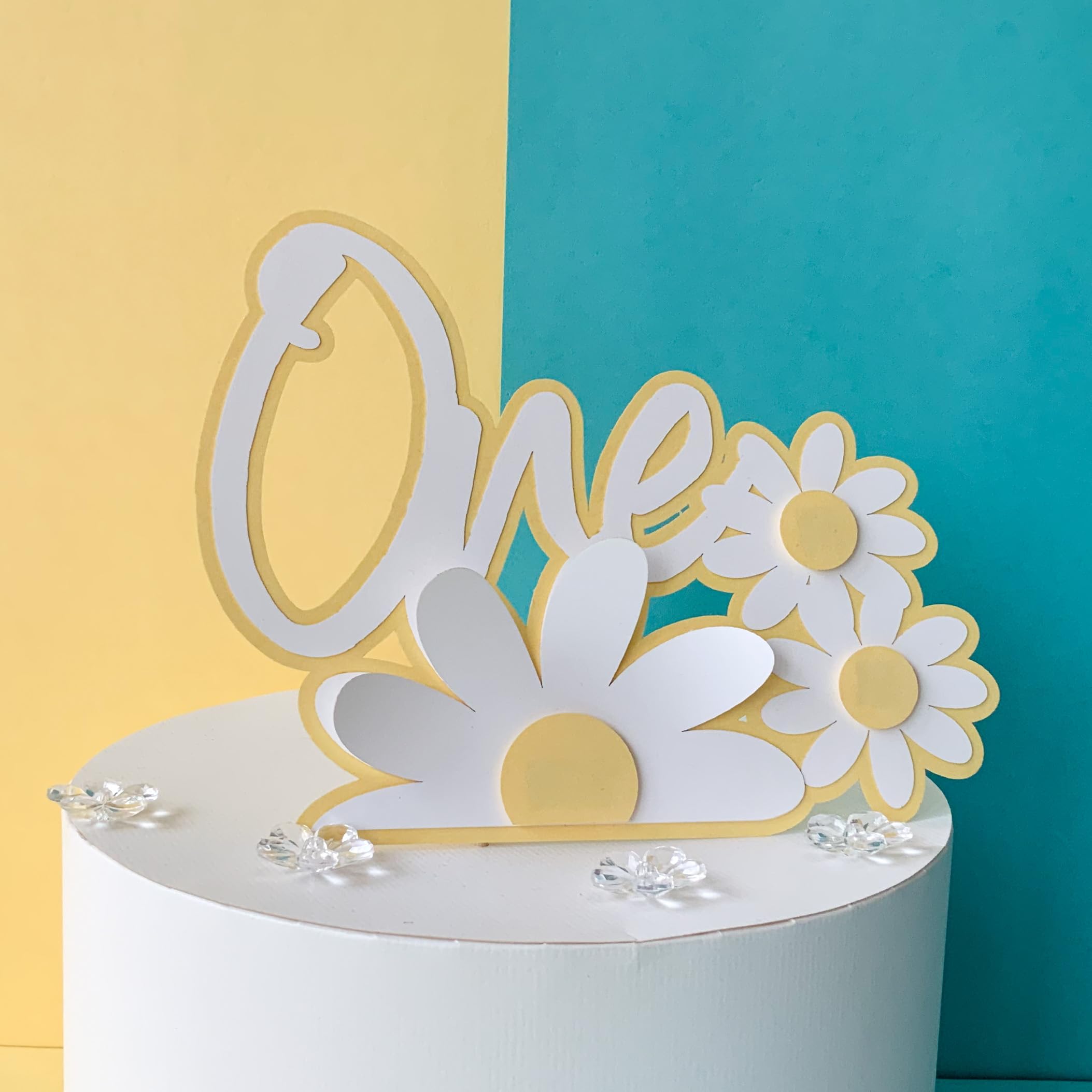 Bumblebee/Daisy Theme Birthday Decoration, Paper One Cake Topper for 1st Birthday Girl, Happy Birthday Cake Topper for Cake Decoration, 1 Cake Topper for Girls, Yellow & White