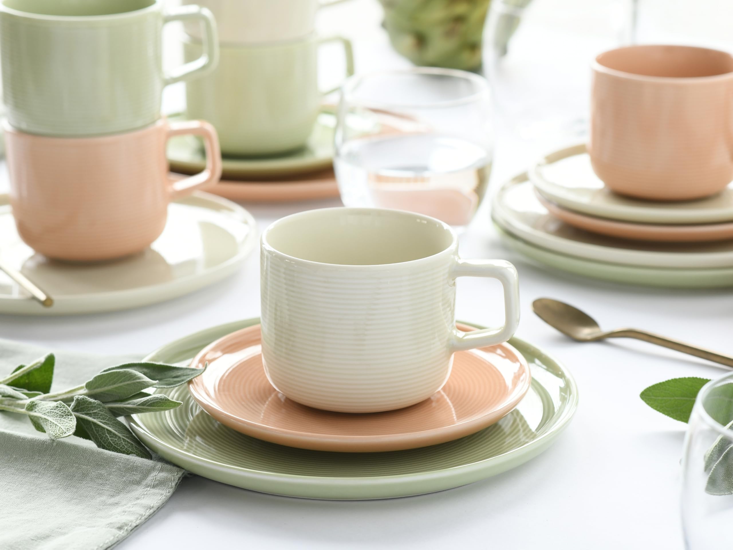 CreaTable, 25074, seria Session Romance, 18-częściowy zestaw naczyń dla 6 osób, porcelanowy serwis do kawy, nadaje się do mycia w zmywarce i używania w kuchence mikrofalowej, Made in Europe