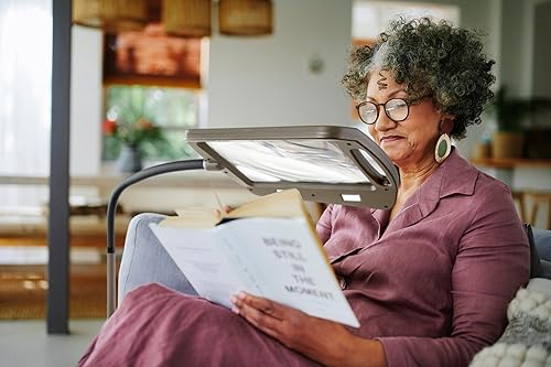 Miniatura 6 de 402039-04 Lámpara de pie iluminada con lupa de página completa de 8 x 10 pulgadas, color blanco