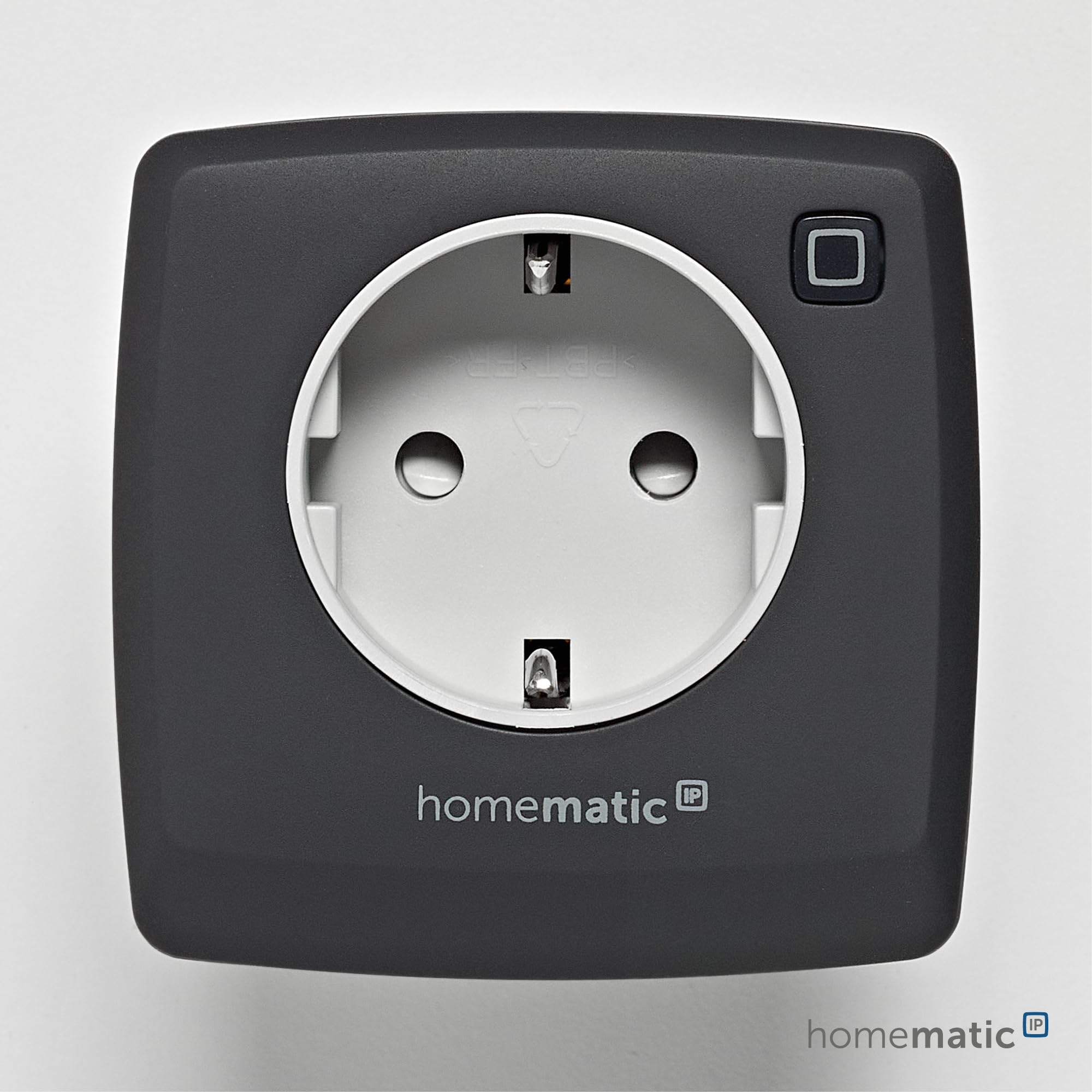 Homematic IP Smart Home 161613A0 - Enchufe de conmutación digital para controlar luces o aparatos eléctricos a través de la aplicación, Alexa y Google Assistant, ahorro de energía