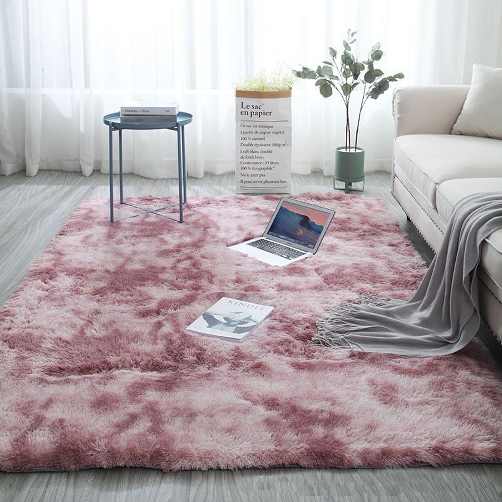 Tapis de sol épais et moelleux lavable pour un salon chaleureux