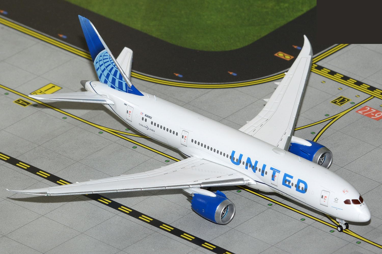 Amazon.com: GeminiJets GJUAL2329 United Airlines Boeing 787-8