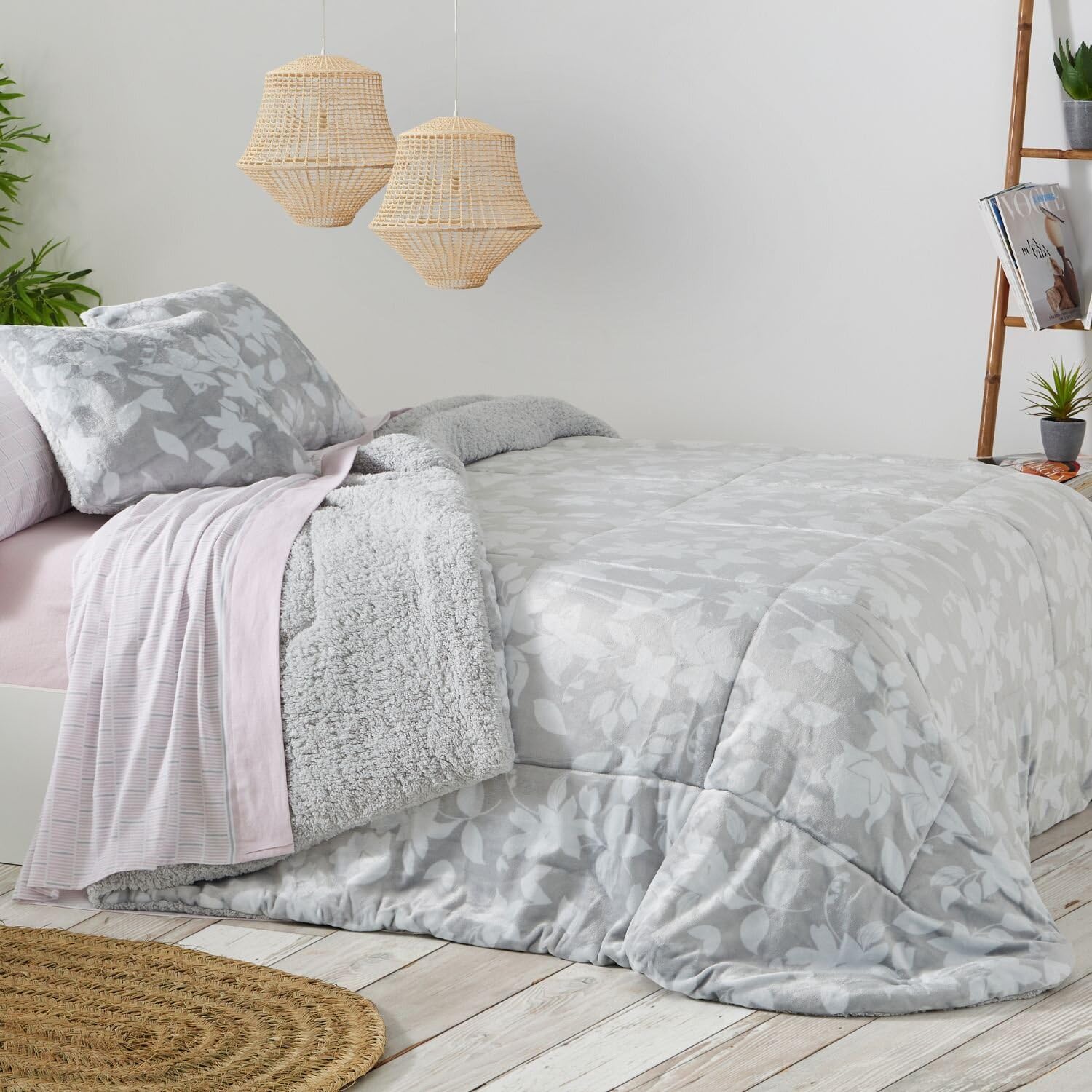 Burrito Blanco Edredón Nórdico Gris y Blanco | Edredón para Cama 105 (+ Medidas Disponibles) | Borreguillo | Invierno con Tacto Suave | Colcha de Invierno | Diseño de Hojas