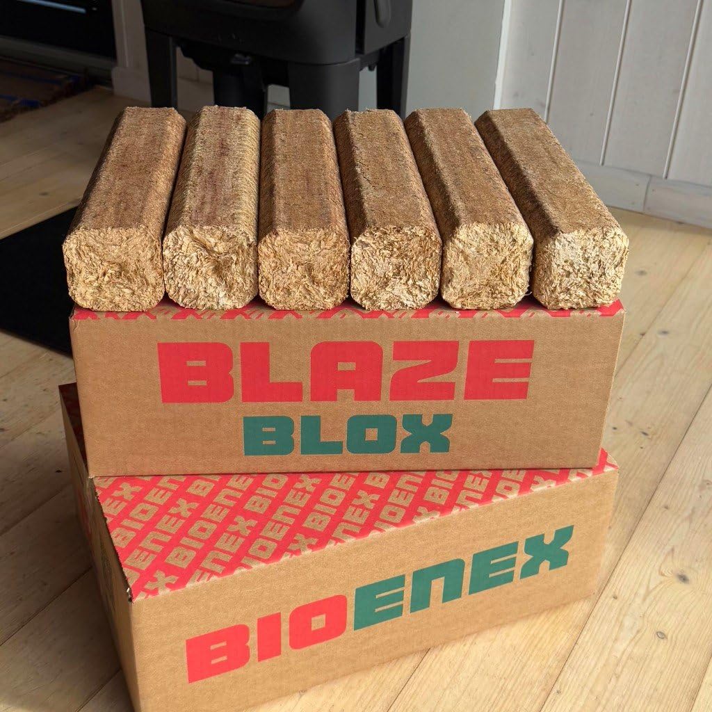 BlazeBlox Feuerbriketts | 100% Weichholz-Sägemehl, Feuerbriketts | Jeder Briketts-Karton enthält 12 Briketts und wiegt 20 kg (8 x 20kg Karton)
