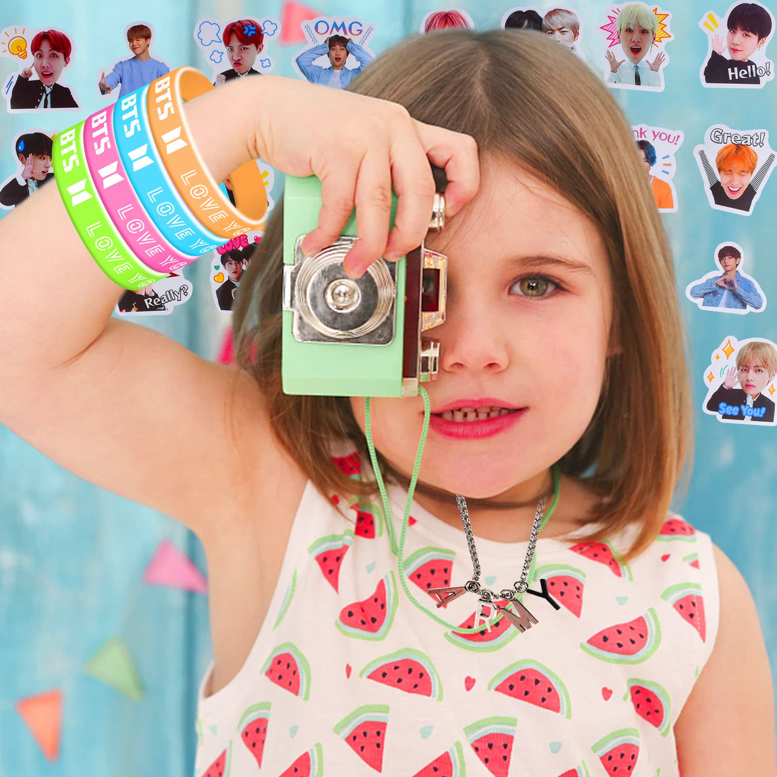 BTS4点セット BTS hediye seti – 60 çıkartma / 4 bileklik / 1 cep telefonu tutucu