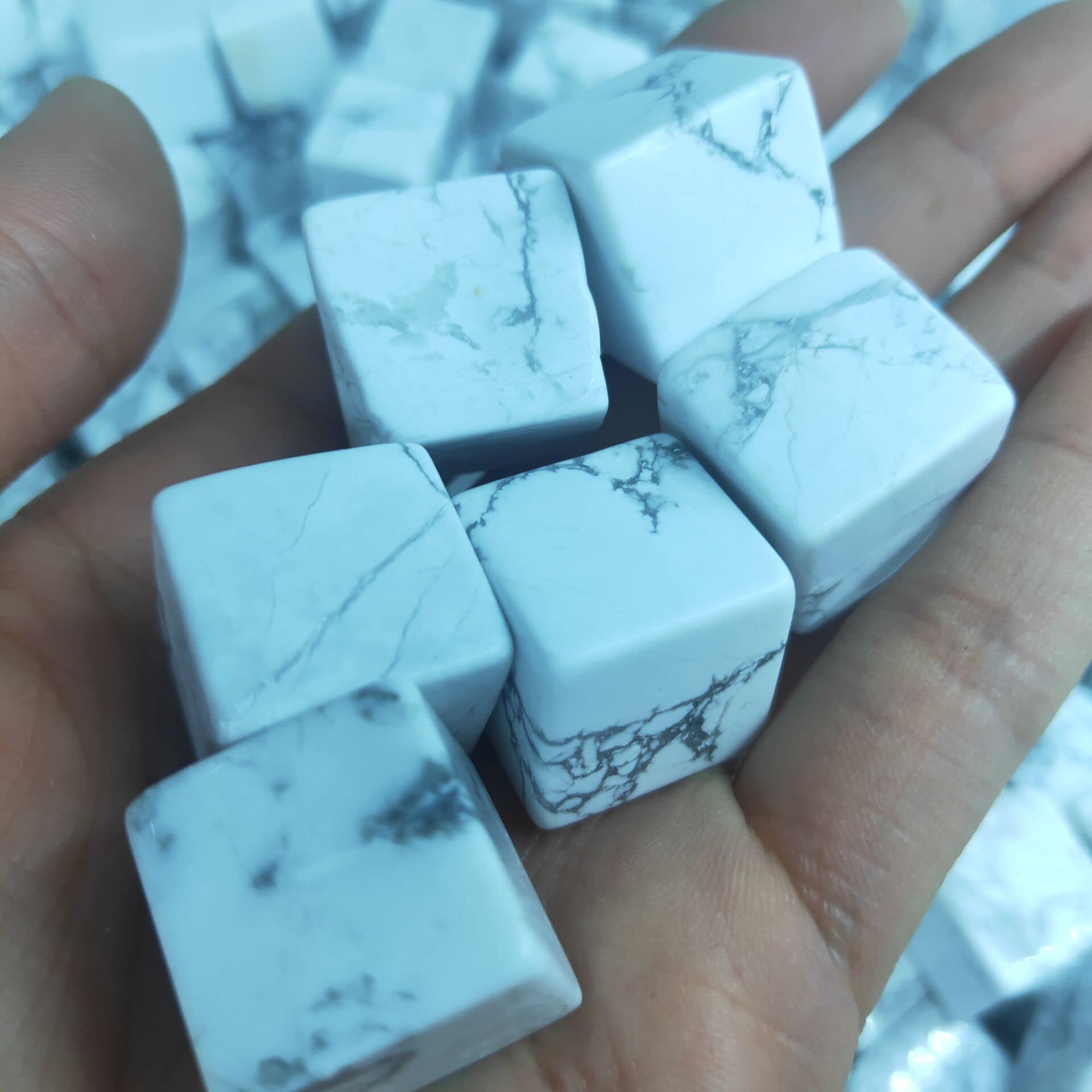 Décoration d'intérieur de méditation, Cubes de Quartz Turquoise Blanc en Cristal Naturel, Pierre de howlite, Artisanat Folklorique, boîte pour Cadeaux (500 g)