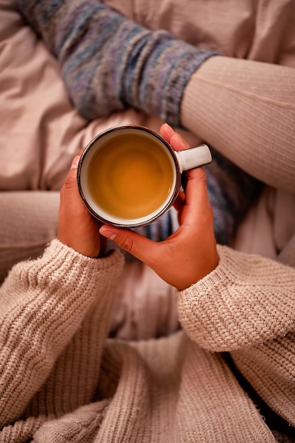 Yogi Tea, Choco Chai, Bio-Gewürz- und Kräutertee, natürlicher Schokoladengeschmack, Mischung aus Kakao, Lakritz und Zimt, losem Tee, 8 Packungen x 90 g