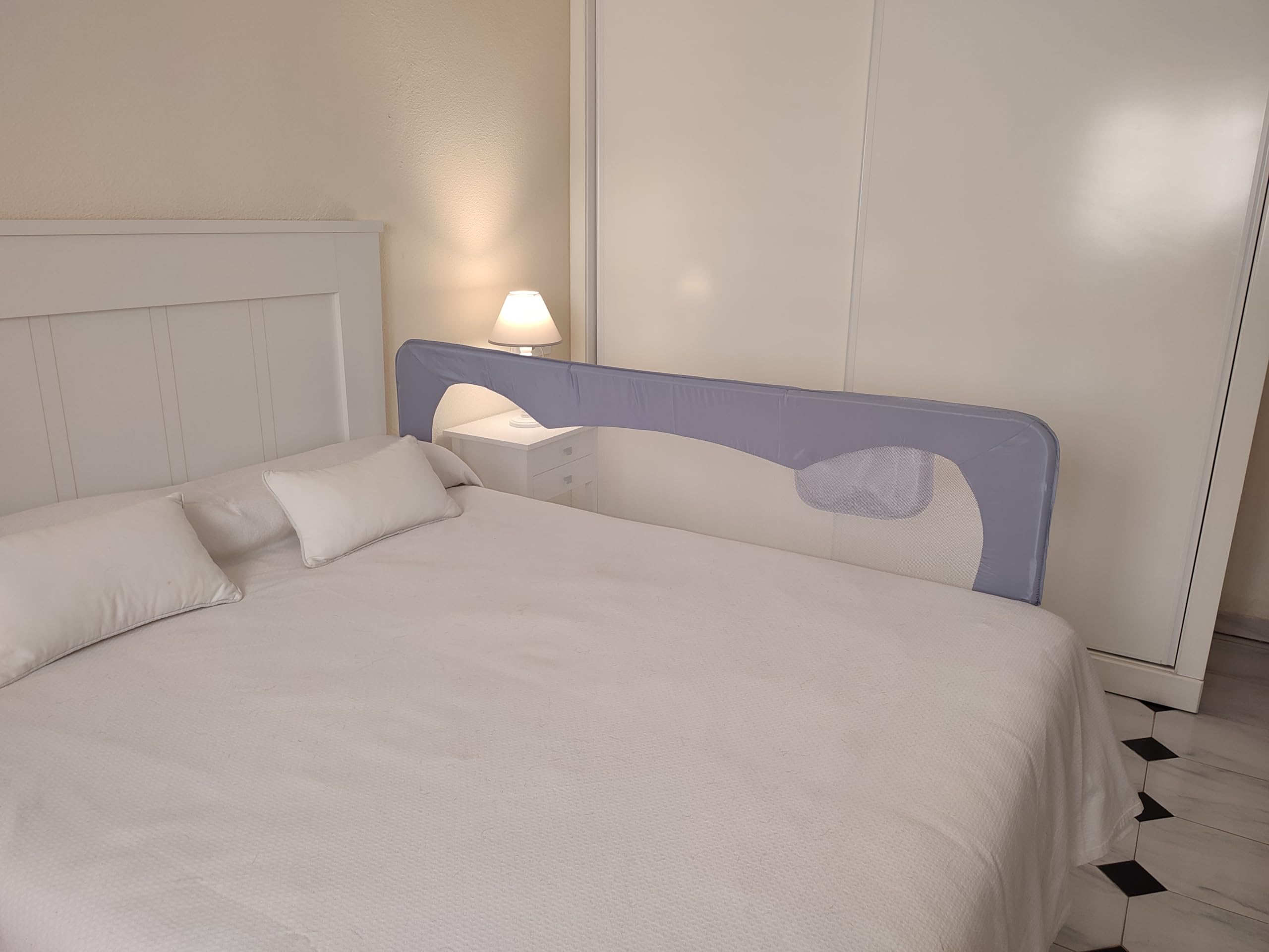 Barrera Seguridad Niños Cama 180 x 66 cm con Bolsillo - Seguridad y Comodidad, Alta y Robusta - Barrera Cama Niños Abatible - Barandilla Cama Niño Modelo Osito y Luna Gris