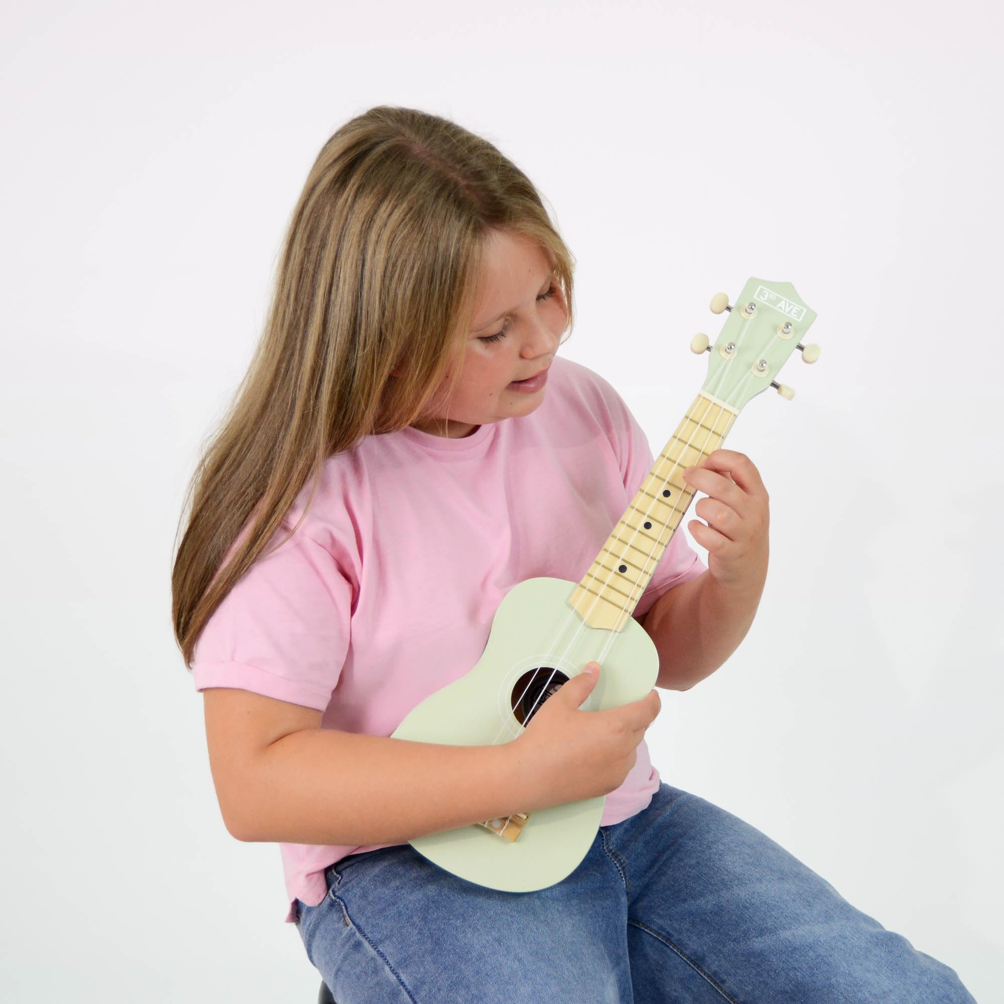 3rd Avenue Ukelele soprano para principiantes de 53 cm, 4 cuerdas de nailon con bolsa de ukelele gratis, color verde pastel, lecciones en línea gratis de 1 mes