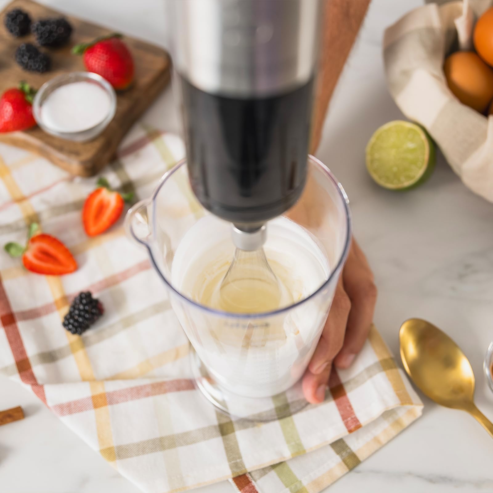 Ufesa Blender nurkowy Aquarius Max 1000 W, funkcja turbo, zmienna regulacja prędkości, 4 wysokowydajne ostrza, zdejmowana stopka ze stali nierdzewnej, ochrona przed rozpryskami, szklanka 700 ml