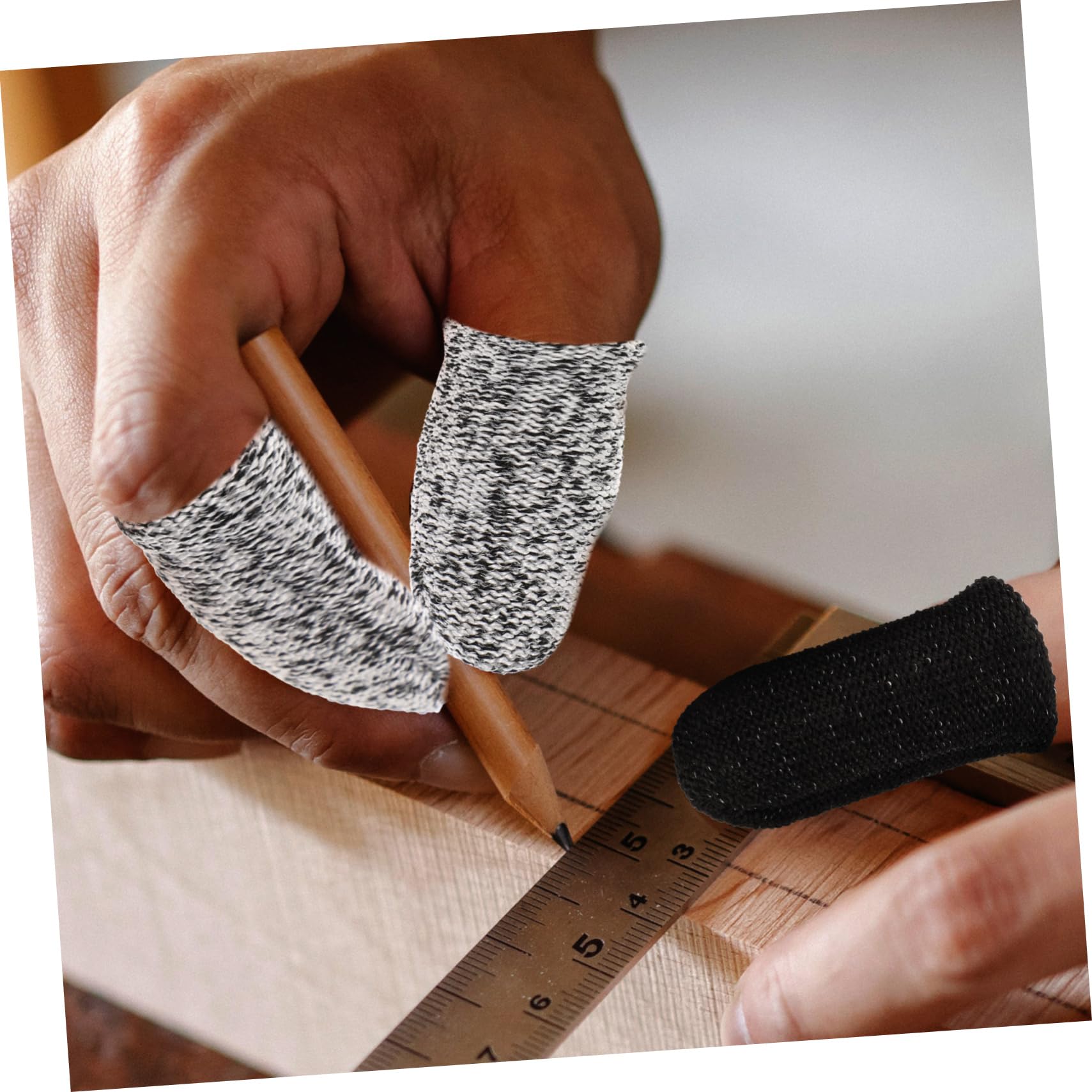 FRCOLOR Bite Sleeve 20pcs Anti-Cut Finger Cots Multi-Function Finger Cot Daily Use Finger Cot Daily Use Finger Sleeve Carving Accessory Finger Cover Garden Supplies Small Finger Protector