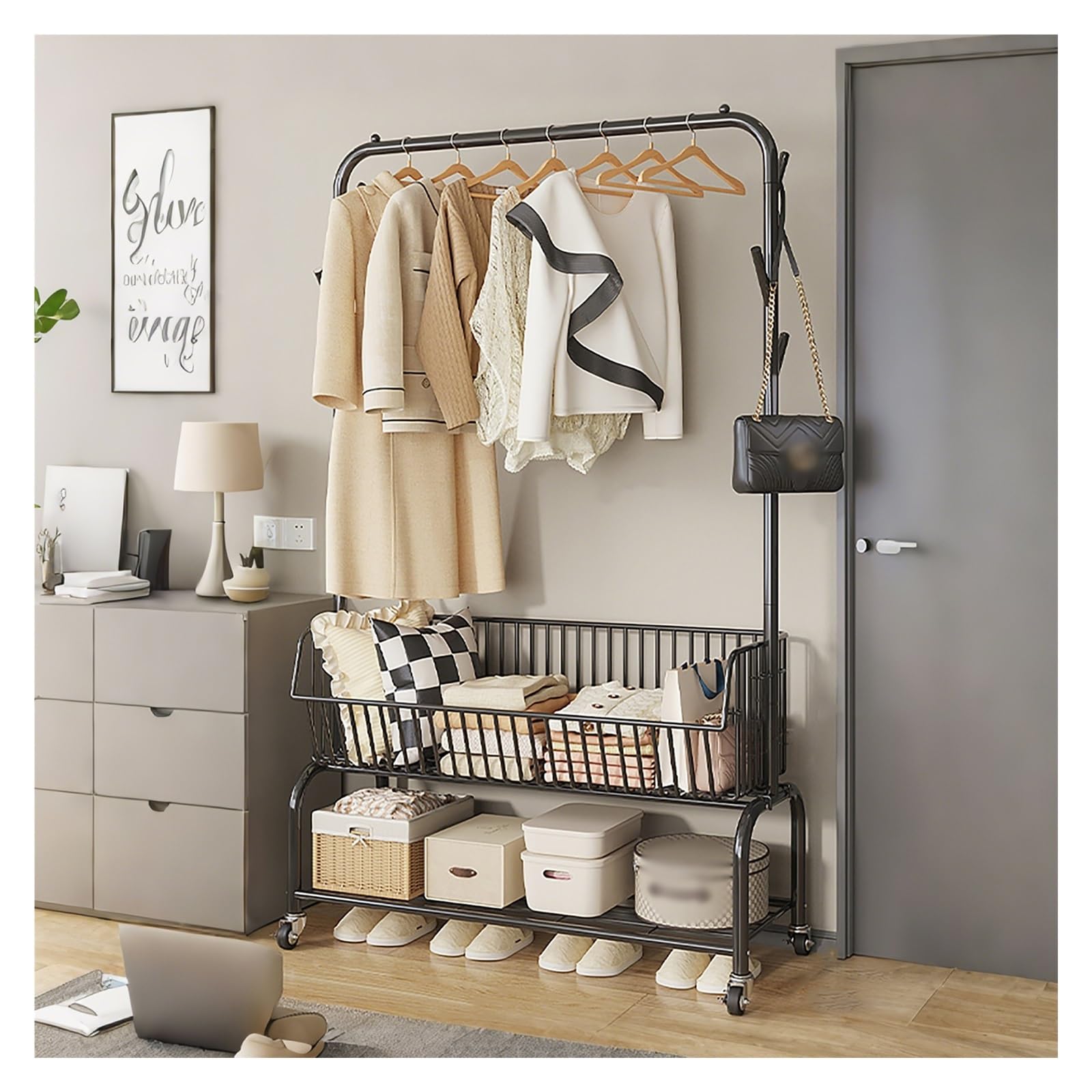 Portant à vêtements portable pour organiser la chambre et valoriser le dressing de la maison